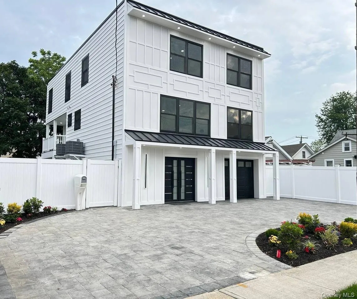 2450 Florin Court, Hempstead, NY, 5 Bedrooms Bedrooms, 12 Rooms Rooms,3 BathroomsBathrooms,Residential,For Rent,Florin,0,1012114 2450 Florin Court, Hempstead, NY, 5 Bedrooms Bedrooms, 12 Rooms Rooms,3 BathroomsBathrooms,Residential,For Rent,Florin,0,1012114