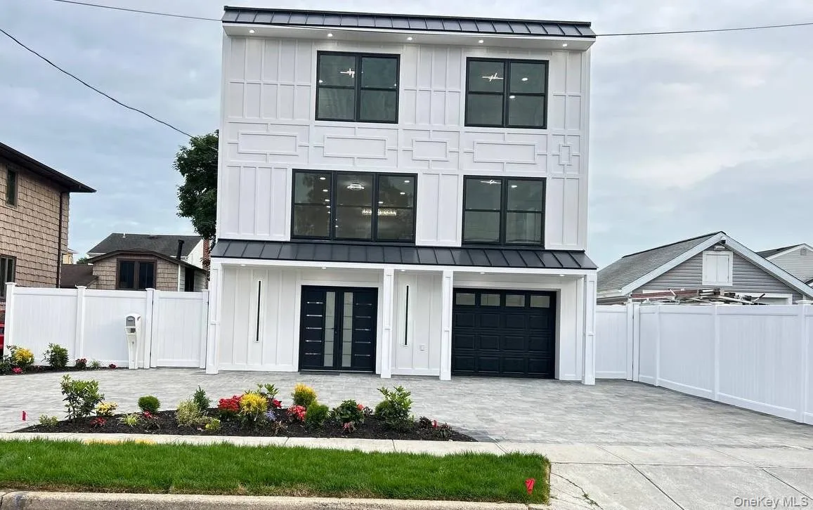 2450 Florin Court, Hempstead, NY, 5 Bedrooms Bedrooms, 12 Rooms Rooms,3 BathroomsBathrooms,Residential,For Rent,Florin,0,1012114 2450 Florin Court, Hempstead, NY, 5 Bedrooms Bedrooms, 12 Rooms Rooms,3 BathroomsBathrooms,Residential,For Rent,Florin,0,1012114