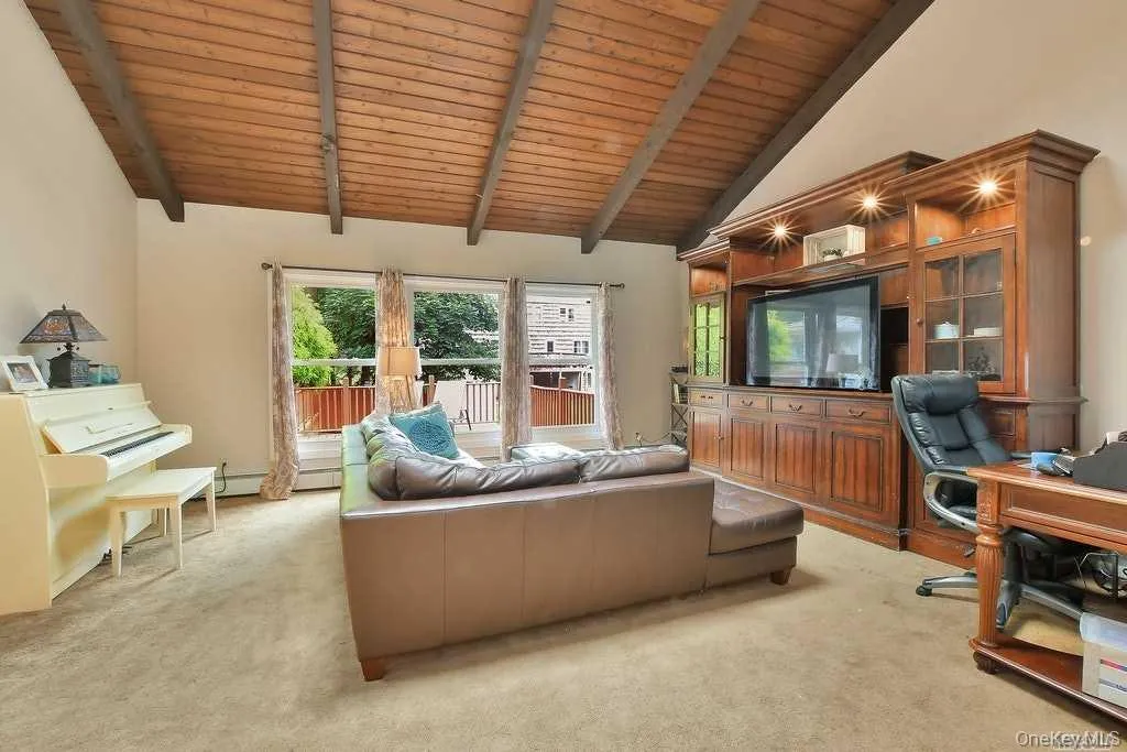 GREAT ROOM GREAT ROOM