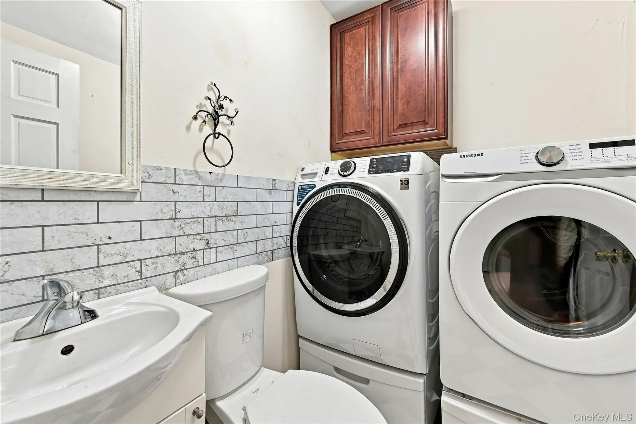 6 Winfield Drive, Brookhaven, NY, 3 Bedrooms Bedrooms, 8 Rooms Rooms,2 BathroomsBathrooms,Residential,For Rent,Winfield,0,1012115 6 Winfield Drive, Brookhaven, NY, 3 Bedrooms Bedrooms, 8 Rooms Rooms,2 BathroomsBathrooms,Residential,For Rent,Winfield,0,1012115
