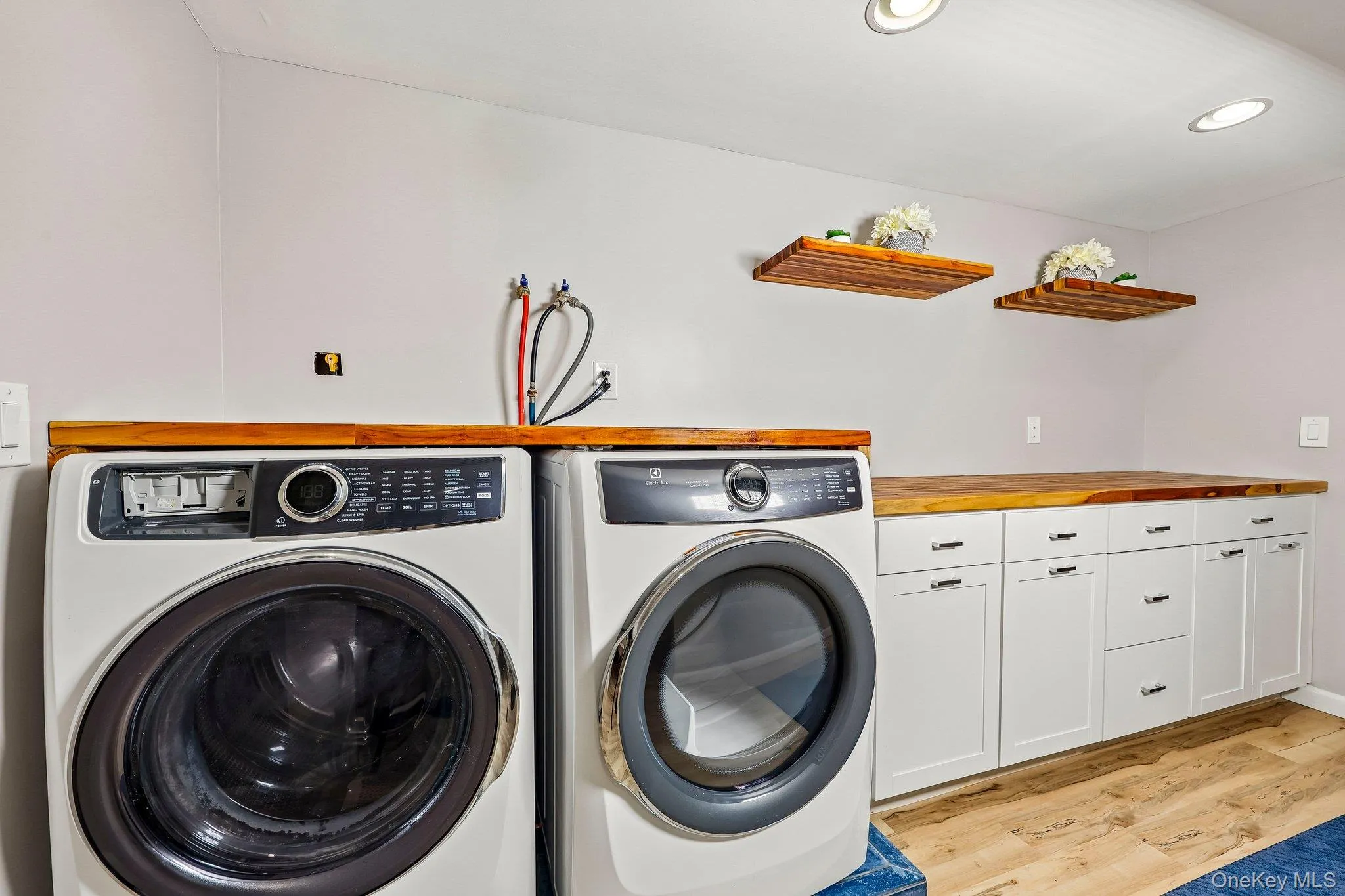Electrolux washer and dryer Electrolux washer and dryer