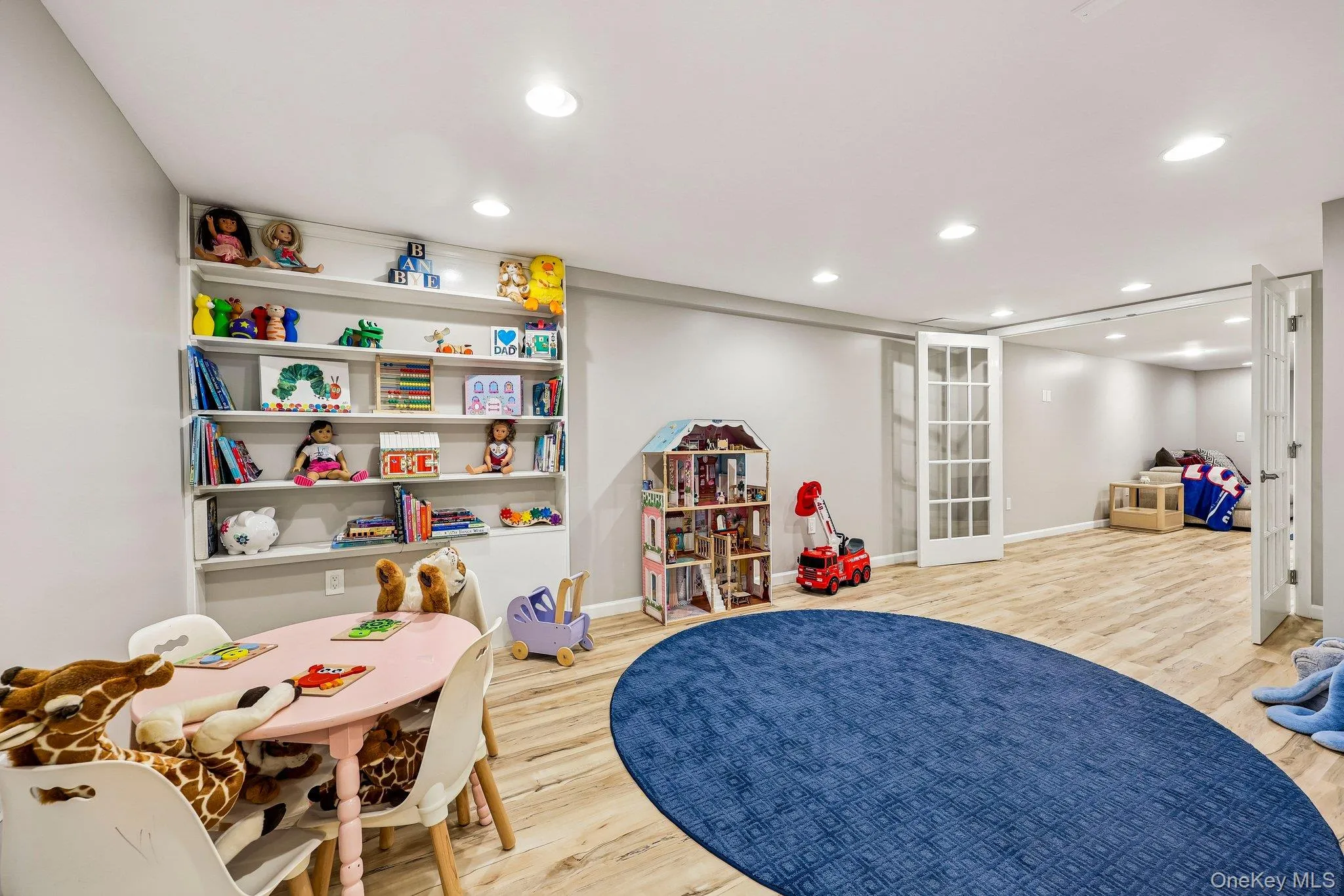 Basement fully renovated in 2023. Luxury vinyl time, recessed ligting Basement fully renovated in 2023. Luxury vinyl time, recessed ligting