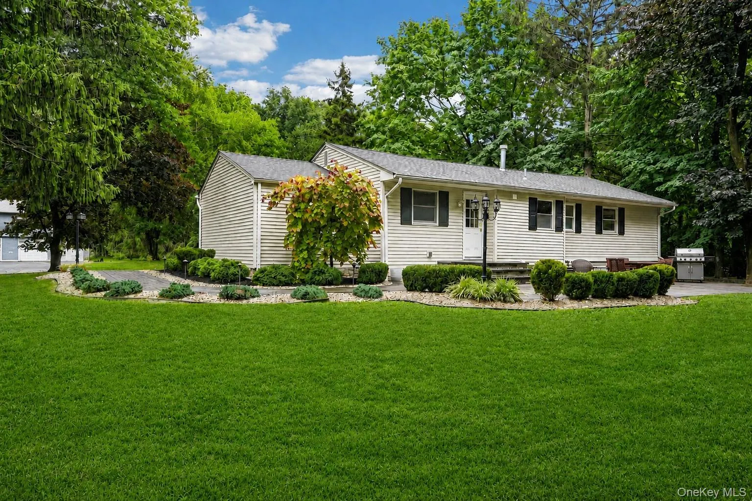 13 Beech Street, Clarkstown, NY, 3 Bedrooms Bedrooms, 9 Rooms Rooms,2 BathroomsBathrooms,Residential,For Rent,Beech,0,KEY1012121 13 Beech Street, Clarkstown, NY, 3 Bedrooms Bedrooms, 9 Rooms Rooms,2 BathroomsBathrooms,Residential,For Rent,Beech,0,KEY1012121