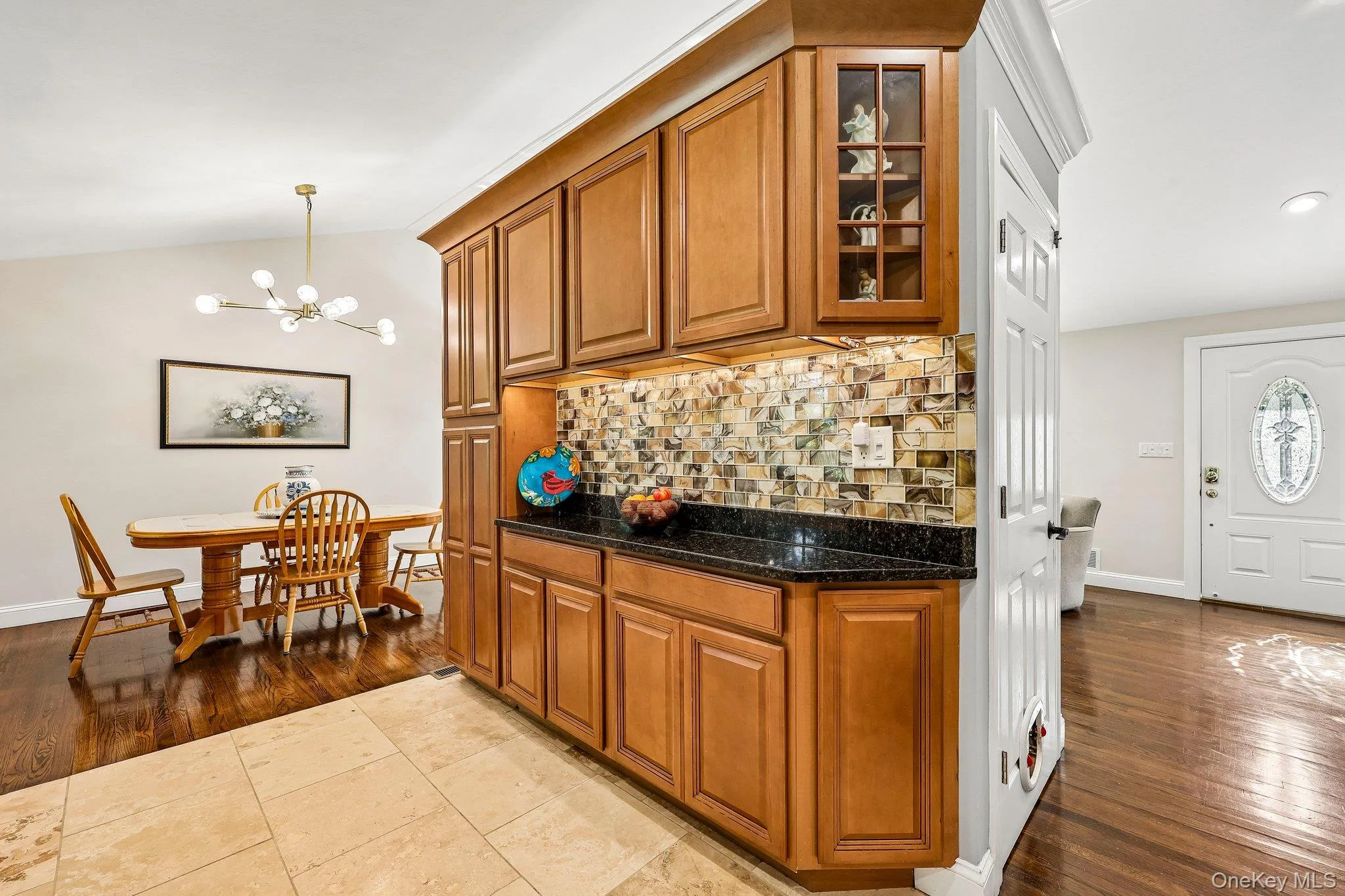 Tons of cabinets with undermount lighting Tons of cabinets with undermount lighting