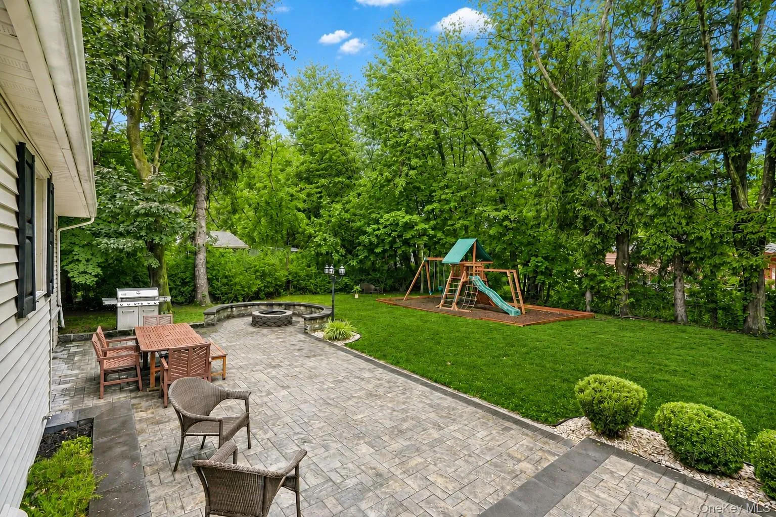 13 Beech Street, Clarkstown, NY, 3 Bedrooms Bedrooms, 9 Rooms Rooms,2 BathroomsBathrooms,Residential,For Rent,Beech,0,KEY1012121 13 Beech Street, Clarkstown, NY, 3 Bedrooms Bedrooms, 9 Rooms Rooms,2 BathroomsBathrooms,Residential,For Rent,Beech,0,KEY1012121