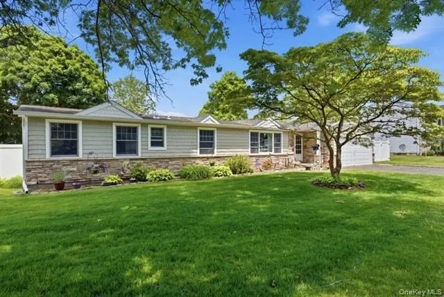 322 Columbia Street, Islip, NY, 4 Bedrooms Bedrooms, 10 Rooms Rooms,2 BathroomsBathrooms,Residential,For Rent,Columbia,0,1012125 322 Columbia Street, Islip, NY, 4 Bedrooms Bedrooms, 10 Rooms Rooms,2 BathroomsBathrooms,Residential,For Rent,Columbia,0,1012125