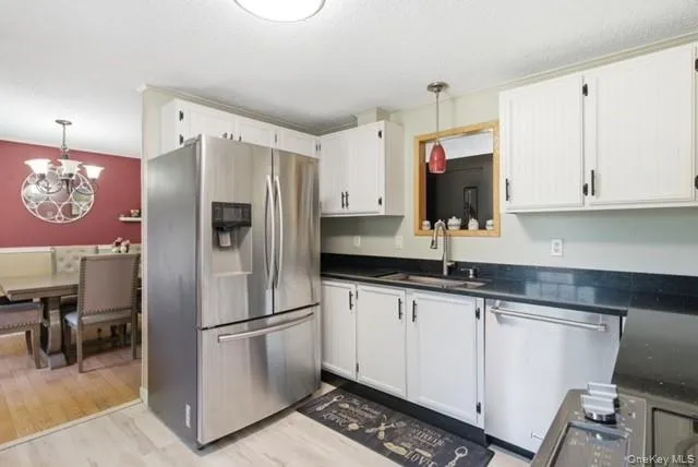 322 Columbia Street, Islip, NY, 4 Bedrooms Bedrooms, 10 Rooms Rooms,2 BathroomsBathrooms,Residential,For Rent,Columbia,0,1012125 322 Columbia Street, Islip, NY, 4 Bedrooms Bedrooms, 10 Rooms Rooms,2 BathroomsBathrooms,Residential,For Rent,Columbia,0,1012125