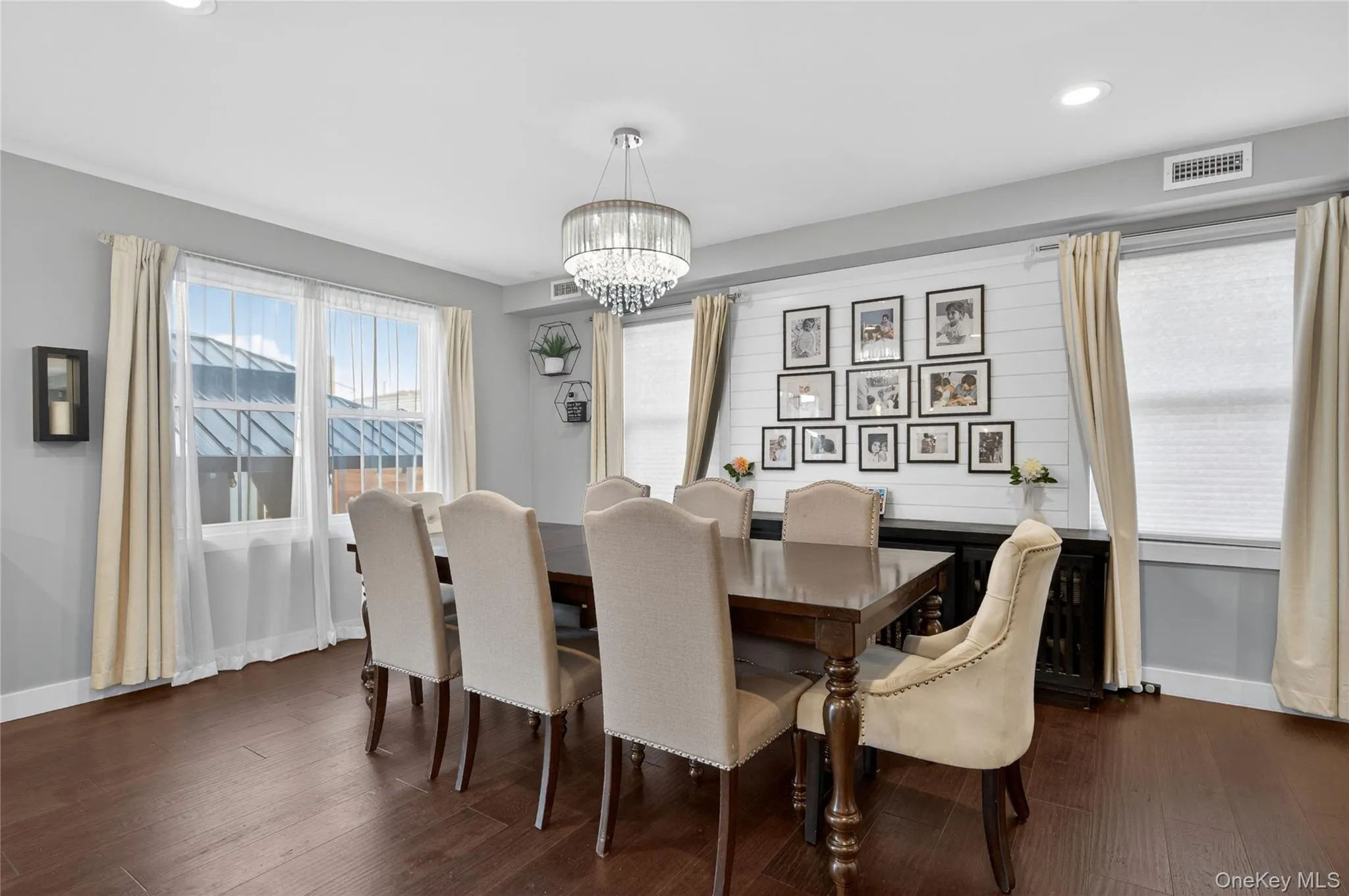 276 Rintin Street, Hempstead, NY, 4 Bedrooms Bedrooms, 7 Rooms Rooms,2 BathroomsBathrooms,Residential,For Rent,Rintin,0,1012127 276 Rintin Street, Hempstead, NY, 4 Bedrooms Bedrooms, 7 Rooms Rooms,2 BathroomsBathrooms,Residential,For Rent,Rintin,0,1012127