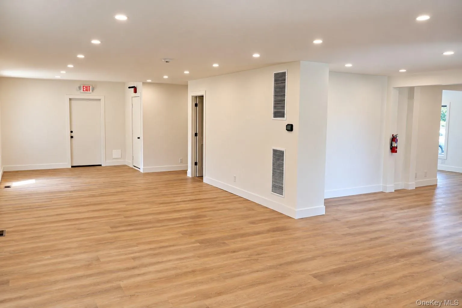 32 Office Space Chichester Avenue, Brookhaven, NY, ,Commercial Lease,For Rent,Chichester,0,1012132 32 Office Space Chichester Avenue, Brookhaven, NY, ,Commercial Lease,For Rent,Chichester,0,1012132