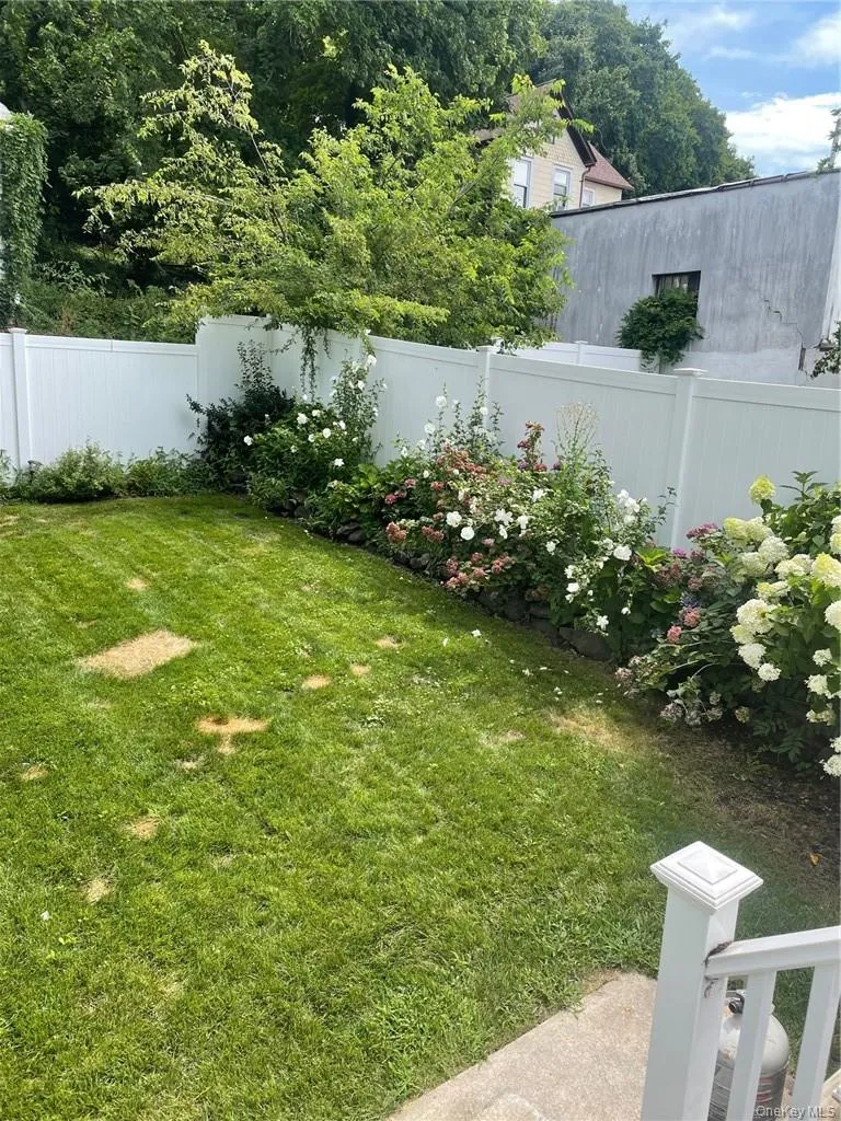 39 Riverside Avenue, Cortlandt, NY, 2 Bedrooms Bedrooms, 6 Rooms Rooms,1 BathroomBathrooms,Residential Lease,For Rent,Riverside,0,1012140 39 Riverside Avenue, Cortlandt, NY, 2 Bedrooms Bedrooms, 6 Rooms Rooms,1 BathroomBathrooms,Residential Lease,For Rent,Riverside,0,1012140