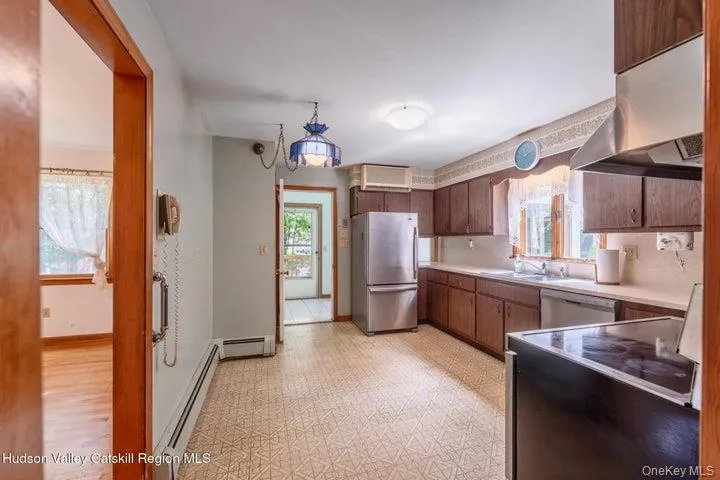 154 Marius Street, Kingston, NY, 3 Bedrooms Bedrooms, 7 Rooms Rooms,1 BathroomBathrooms,Residential,For Rent,Marius,0,1012143 154 Marius Street, Kingston, NY, 3 Bedrooms Bedrooms, 7 Rooms Rooms,1 BathroomBathrooms,Residential,For Rent,Marius,0,1012143