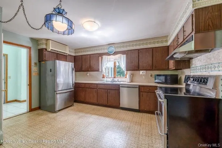 154 Marius Street, Kingston, NY, 3 Bedrooms Bedrooms, 7 Rooms Rooms,1 BathroomBathrooms,Residential,For Rent,Marius,0,1012143 154 Marius Street, Kingston, NY, 3 Bedrooms Bedrooms, 7 Rooms Rooms,1 BathroomBathrooms,Residential,For Rent,Marius,0,1012143