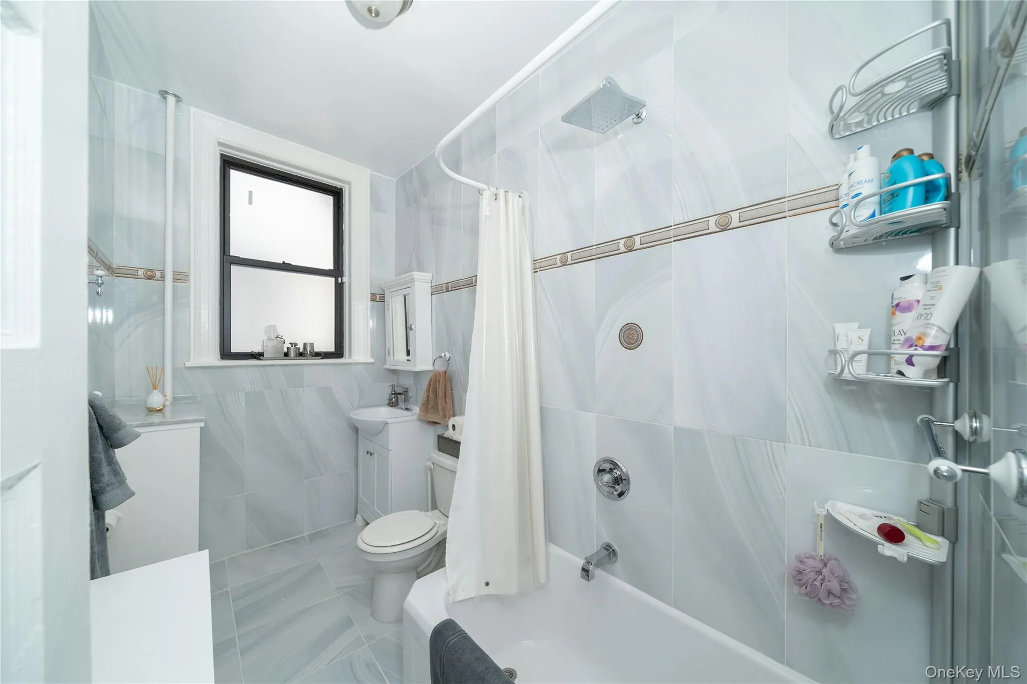 92 Hamilton Avenue, Yonkers, NY, 3 Bedrooms Bedrooms, 6 Rooms Rooms,1 BathroomBathrooms,Residential,For Rent,Hamilton,0,1012147 92 Hamilton Avenue, Yonkers, NY, 3 Bedrooms Bedrooms, 6 Rooms Rooms,1 BathroomBathrooms,Residential,For Rent,Hamilton,0,1012147