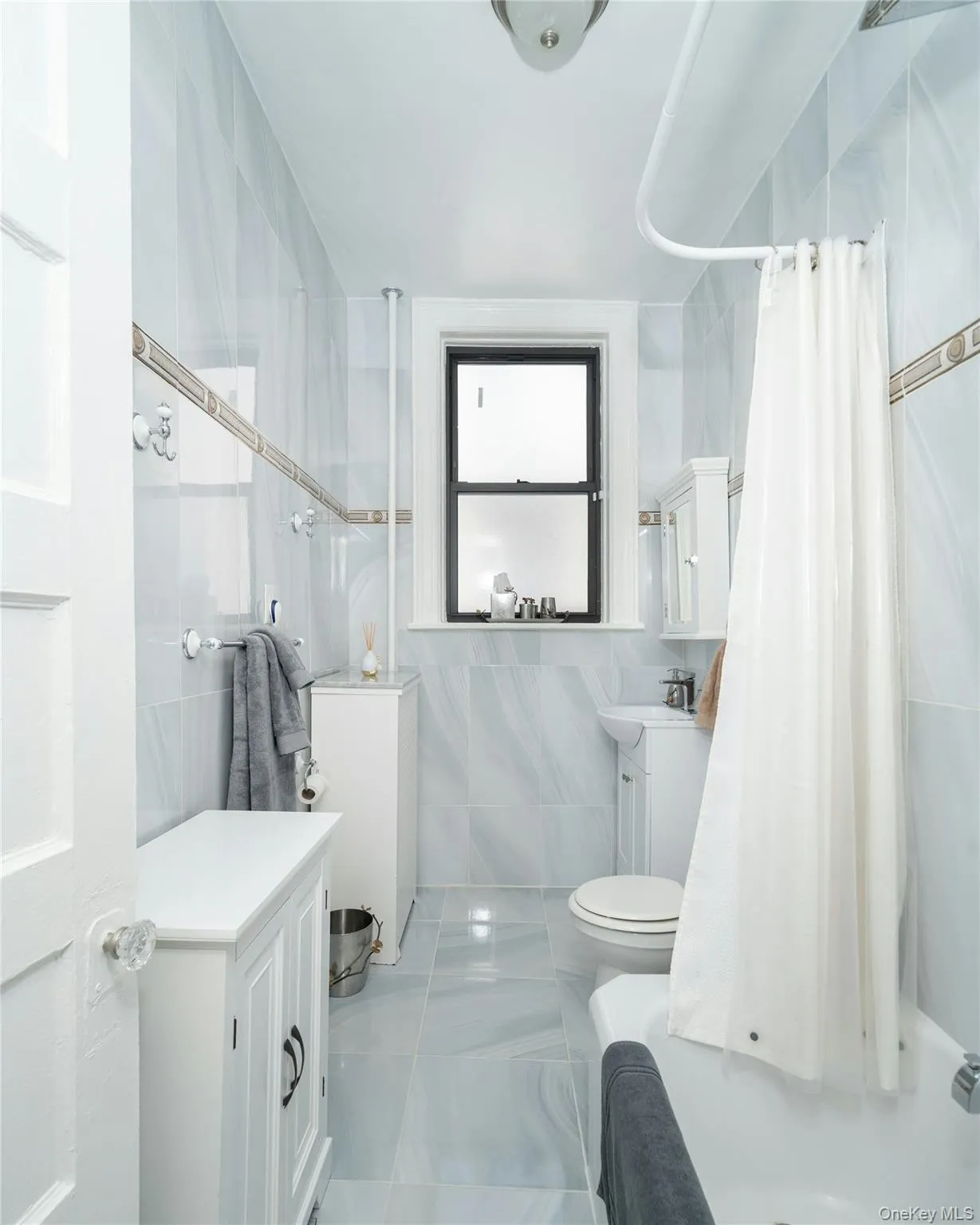 92 Hamilton Avenue, Yonkers, NY, 3 Bedrooms Bedrooms, 6 Rooms Rooms,1 BathroomBathrooms,Residential,For Rent,Hamilton,0,1012147 92 Hamilton Avenue, Yonkers, NY, 3 Bedrooms Bedrooms, 6 Rooms Rooms,1 BathroomBathrooms,Residential,For Rent,Hamilton,0,1012147
