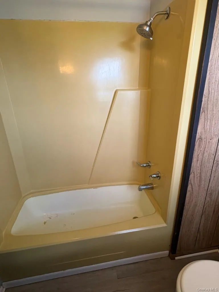 207 Highland Avenue, Marlboro, NY, 1 Bedroom Bedrooms, 3 Rooms Rooms,1 BathroomBathrooms,Residential Lease,For Rent,Highland,0,1012151 207 Highland Avenue, Marlboro, NY, 1 Bedroom Bedrooms, 3 Rooms Rooms,1 BathroomBathrooms,Residential Lease,For Rent,Highland,0,1012151