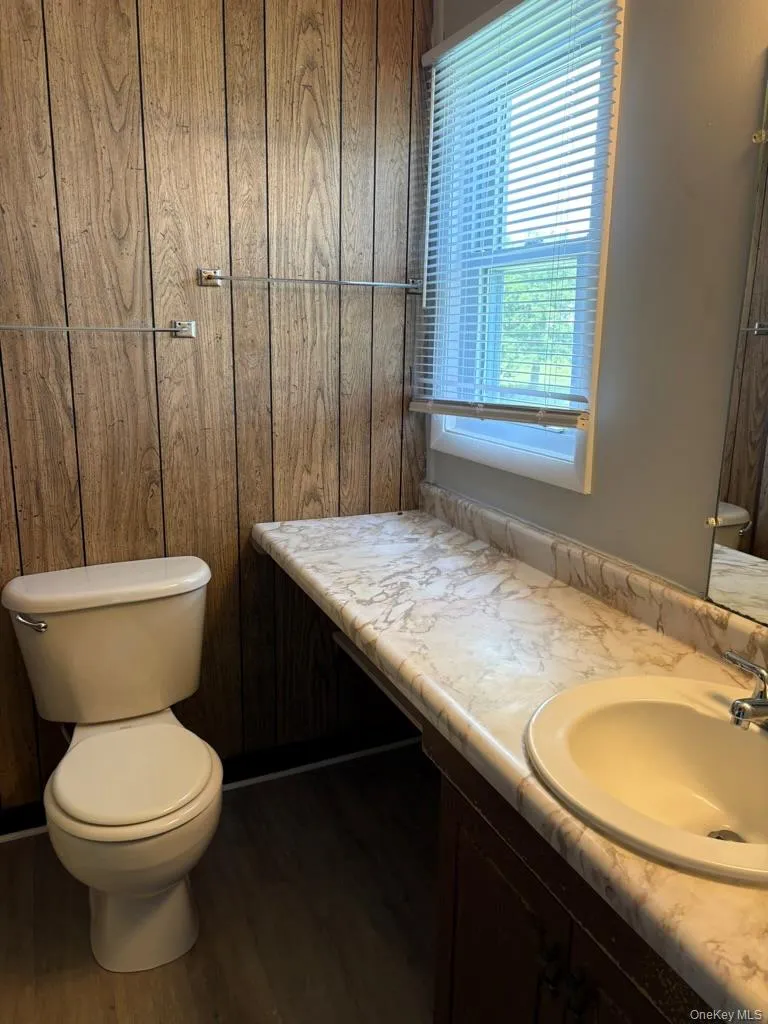 207 Highland Avenue, Marlboro, NY, 1 Bedroom Bedrooms, 3 Rooms Rooms,1 BathroomBathrooms,Residential Lease,For Rent,Highland,0,1012151 207 Highland Avenue, Marlboro, NY, 1 Bedroom Bedrooms, 3 Rooms Rooms,1 BathroomBathrooms,Residential Lease,For Rent,Highland,0,1012151