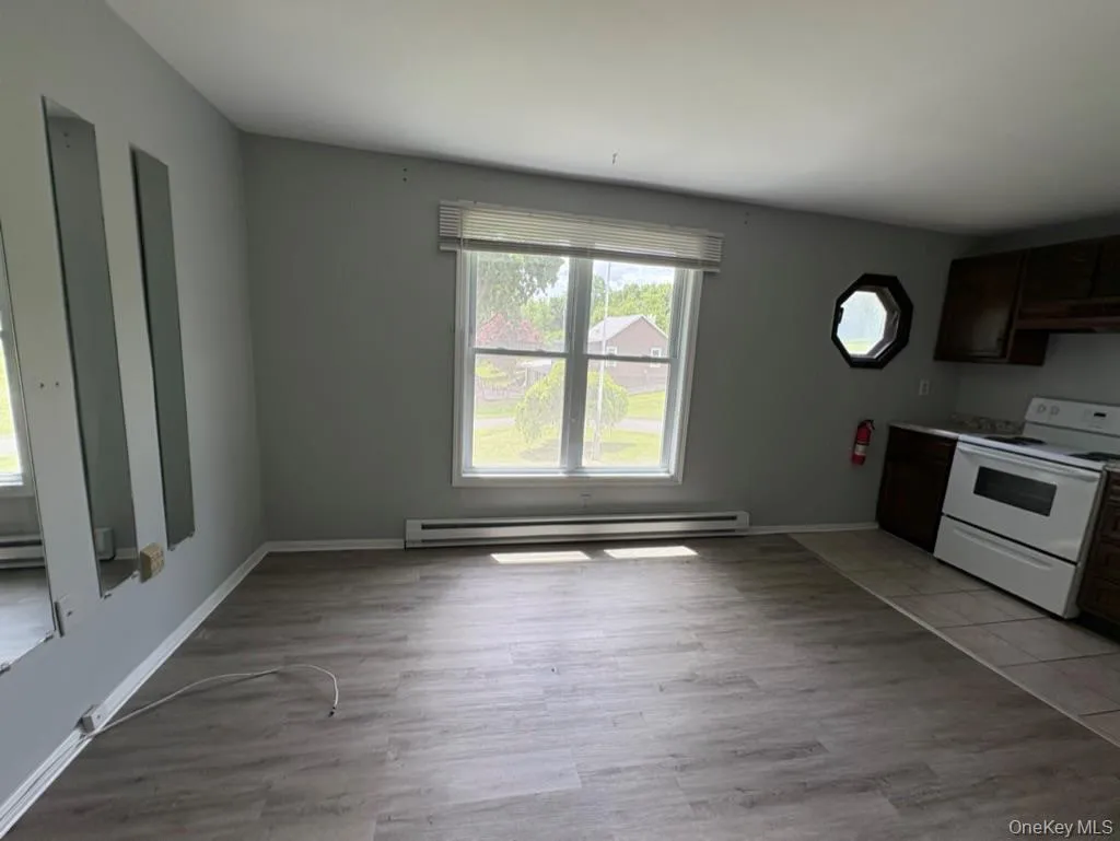 207 Highland Avenue, Marlboro, NY, 1 Bedroom Bedrooms, 3 Rooms Rooms,1 BathroomBathrooms,Residential Lease,For Rent,Highland,0,1012151 207 Highland Avenue, Marlboro, NY, 1 Bedroom Bedrooms, 3 Rooms Rooms,1 BathroomBathrooms,Residential Lease,For Rent,Highland,0,1012151
