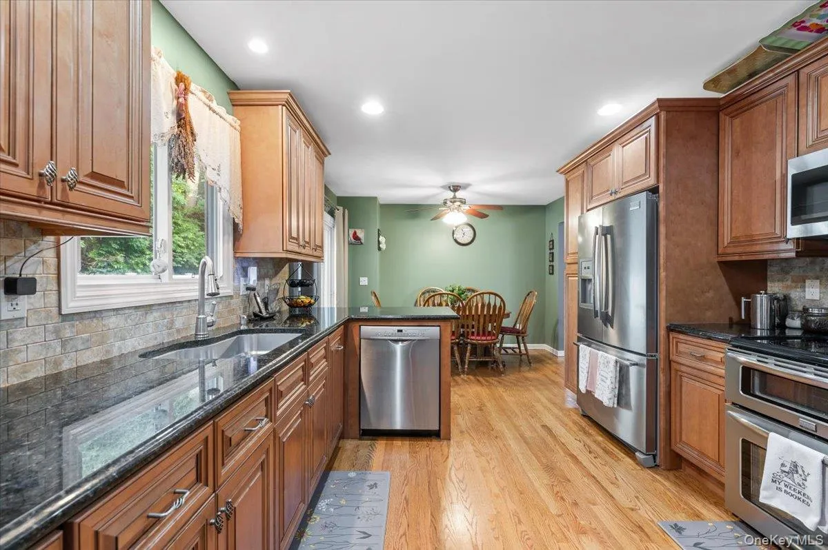 7 Maple Avenue, Brookhaven, NY, 4 Bedrooms Bedrooms, 8 Rooms Rooms,2 BathroomsBathrooms,Residential,For Rent,Maple,0,1012152 7 Maple Avenue, Brookhaven, NY, 4 Bedrooms Bedrooms, 8 Rooms Rooms,2 BathroomsBathrooms,Residential,For Rent,Maple,0,1012152