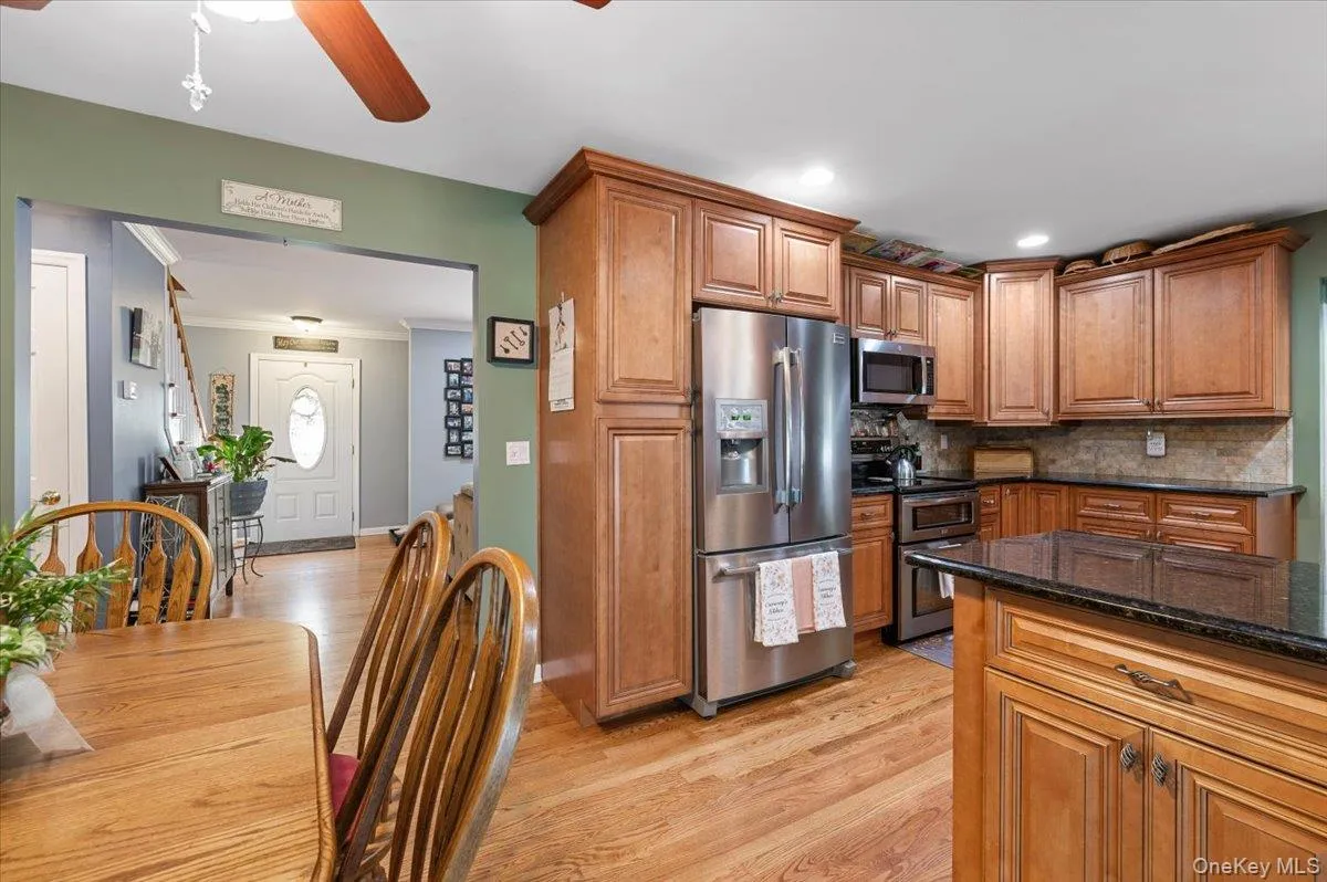 7 Maple Avenue, Brookhaven, NY, 4 Bedrooms Bedrooms, 8 Rooms Rooms,2 BathroomsBathrooms,Residential,For Rent,Maple,0,1012152 7 Maple Avenue, Brookhaven, NY, 4 Bedrooms Bedrooms, 8 Rooms Rooms,2 BathroomsBathrooms,Residential,For Rent,Maple,0,1012152