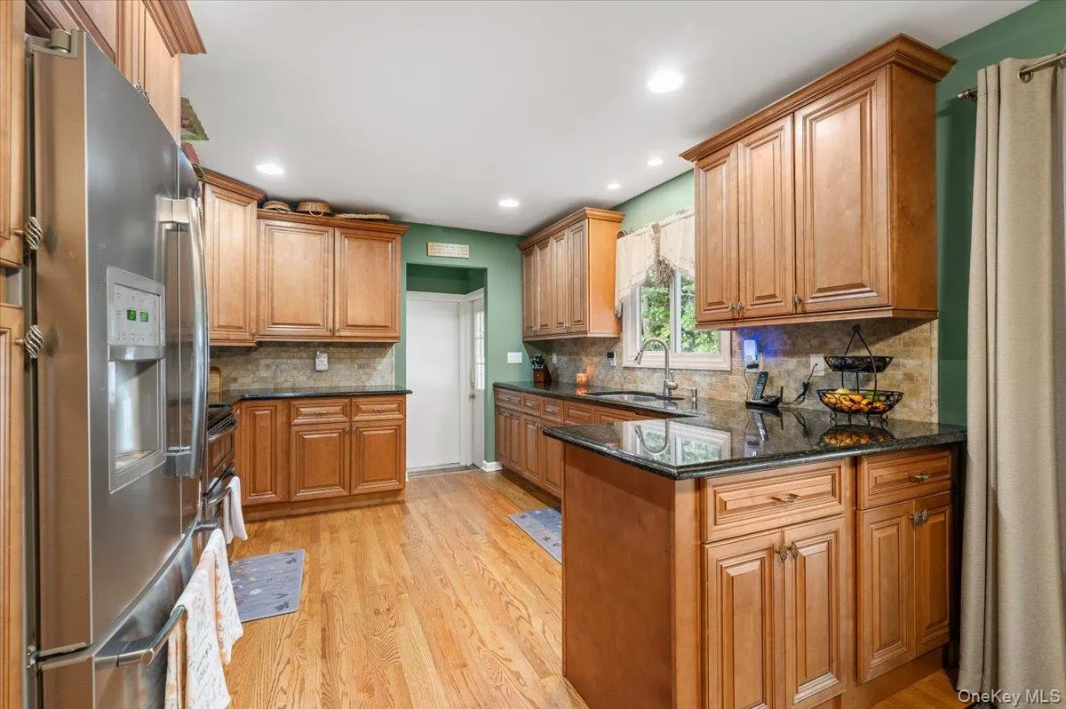 7 Maple Avenue, Brookhaven, NY, 4 Bedrooms Bedrooms, 8 Rooms Rooms,2 BathroomsBathrooms,Residential,For Rent,Maple,0,1012152 7 Maple Avenue, Brookhaven, NY, 4 Bedrooms Bedrooms, 8 Rooms Rooms,2 BathroomsBathrooms,Residential,For Rent,Maple,0,1012152