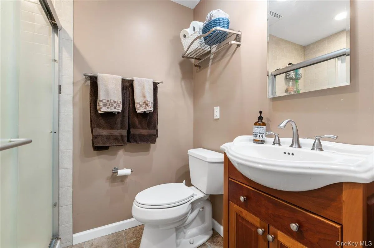 7 Maple Avenue, Brookhaven, NY, 4 Bedrooms Bedrooms, 8 Rooms Rooms,2 BathroomsBathrooms,Residential,For Rent,Maple,0,1012152 7 Maple Avenue, Brookhaven, NY, 4 Bedrooms Bedrooms, 8 Rooms Rooms,2 BathroomsBathrooms,Residential,For Rent,Maple,0,1012152