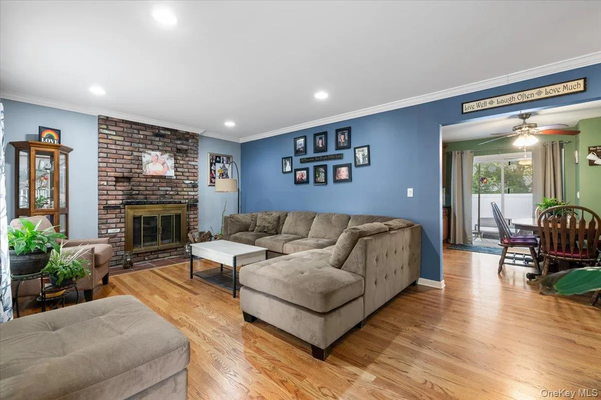 7 Maple Avenue, Brookhaven, NY, 4 Bedrooms Bedrooms, 8 Rooms Rooms,2 BathroomsBathrooms,Residential,For Rent,Maple,0,1012152 7 Maple Avenue, Brookhaven, NY, 4 Bedrooms Bedrooms, 8 Rooms Rooms,2 BathroomsBathrooms,Residential,For Rent,Maple,0,1012152