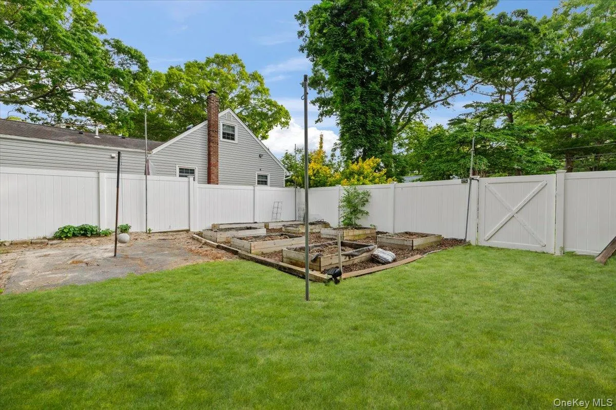 7 Maple Avenue, Brookhaven, NY, 4 Bedrooms Bedrooms, 8 Rooms Rooms,2 BathroomsBathrooms,Residential,For Rent,Maple,0,1012152 7 Maple Avenue, Brookhaven, NY, 4 Bedrooms Bedrooms, 8 Rooms Rooms,2 BathroomsBathrooms,Residential,For Rent,Maple,0,1012152