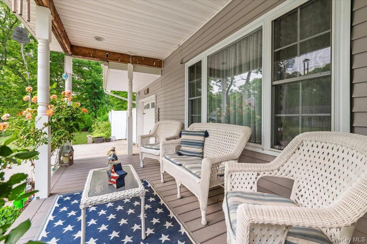 7 Maple Avenue, Brookhaven, NY, 4 Bedrooms Bedrooms, 8 Rooms Rooms,2 BathroomsBathrooms,Residential,For Rent,Maple,0,1012152 7 Maple Avenue, Brookhaven, NY, 4 Bedrooms Bedrooms, 8 Rooms Rooms,2 BathroomsBathrooms,Residential,For Rent,Maple,0,1012152