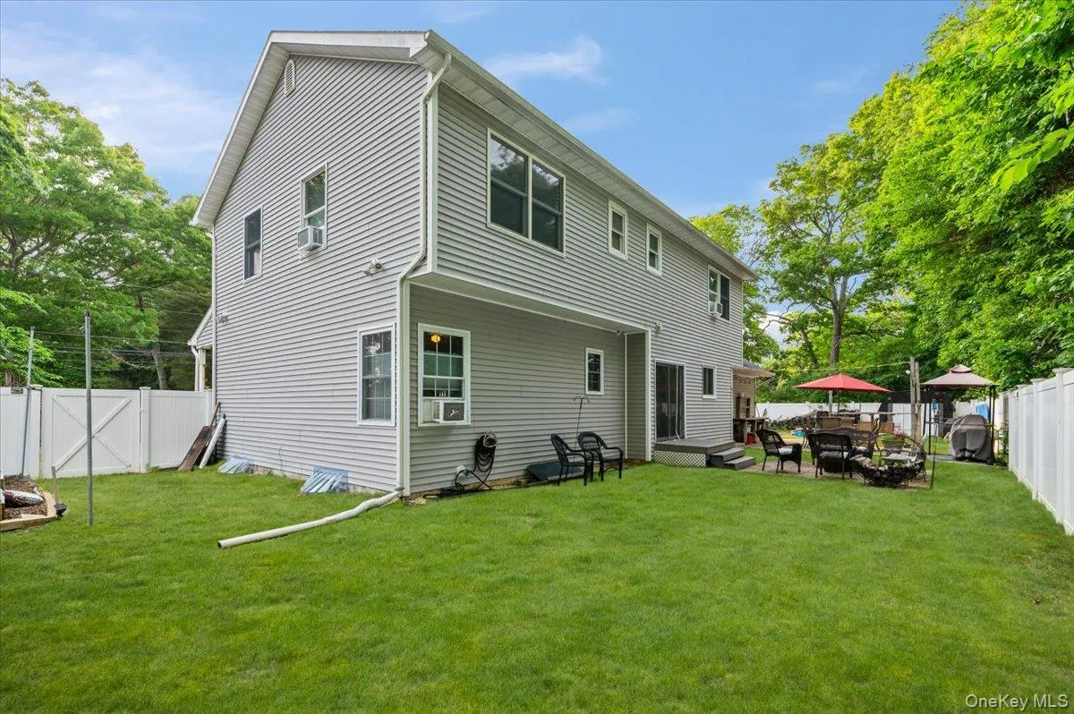 7 Maple Avenue, Brookhaven, NY, 4 Bedrooms Bedrooms, 8 Rooms Rooms,2 BathroomsBathrooms,Residential,For Rent,Maple,0,1012152 7 Maple Avenue, Brookhaven, NY, 4 Bedrooms Bedrooms, 8 Rooms Rooms,2 BathroomsBathrooms,Residential,For Rent,Maple,0,1012152