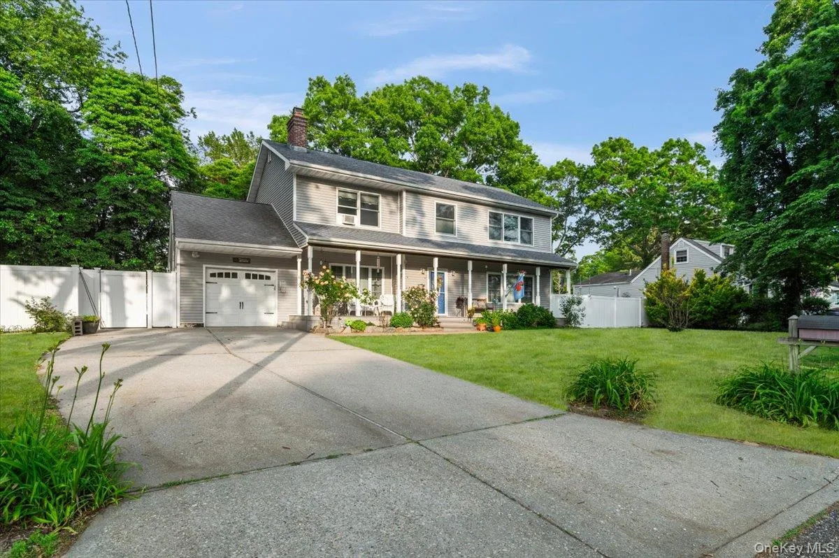 7 Maple Avenue, Brookhaven, NY, 4 Bedrooms Bedrooms, 8 Rooms Rooms,2 BathroomsBathrooms,Residential,For Rent,Maple,0,1012152 7 Maple Avenue, Brookhaven, NY, 4 Bedrooms Bedrooms, 8 Rooms Rooms,2 BathroomsBathrooms,Residential,For Rent,Maple,0,1012152