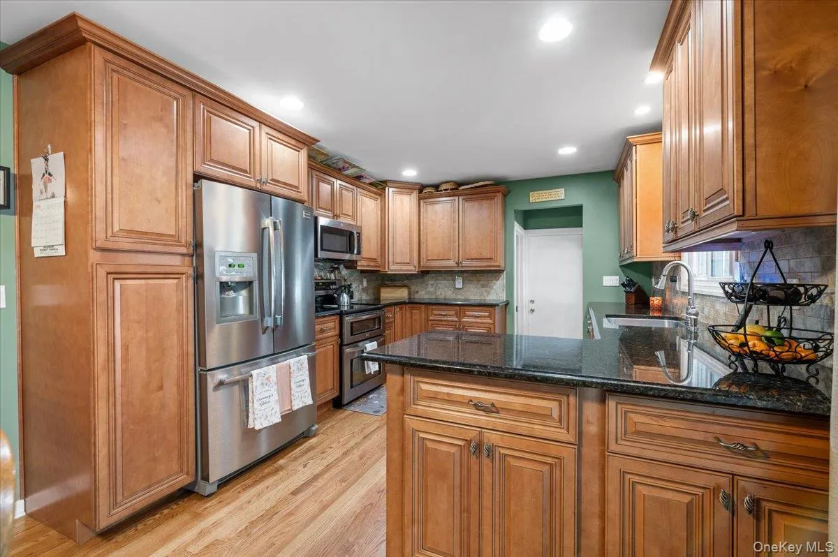 7 Maple Avenue, Brookhaven, NY, 4 Bedrooms Bedrooms, 8 Rooms Rooms,2 BathroomsBathrooms,Residential,For Rent,Maple,0,1012152 7 Maple Avenue, Brookhaven, NY, 4 Bedrooms Bedrooms, 8 Rooms Rooms,2 BathroomsBathrooms,Residential,For Rent,Maple,0,1012152