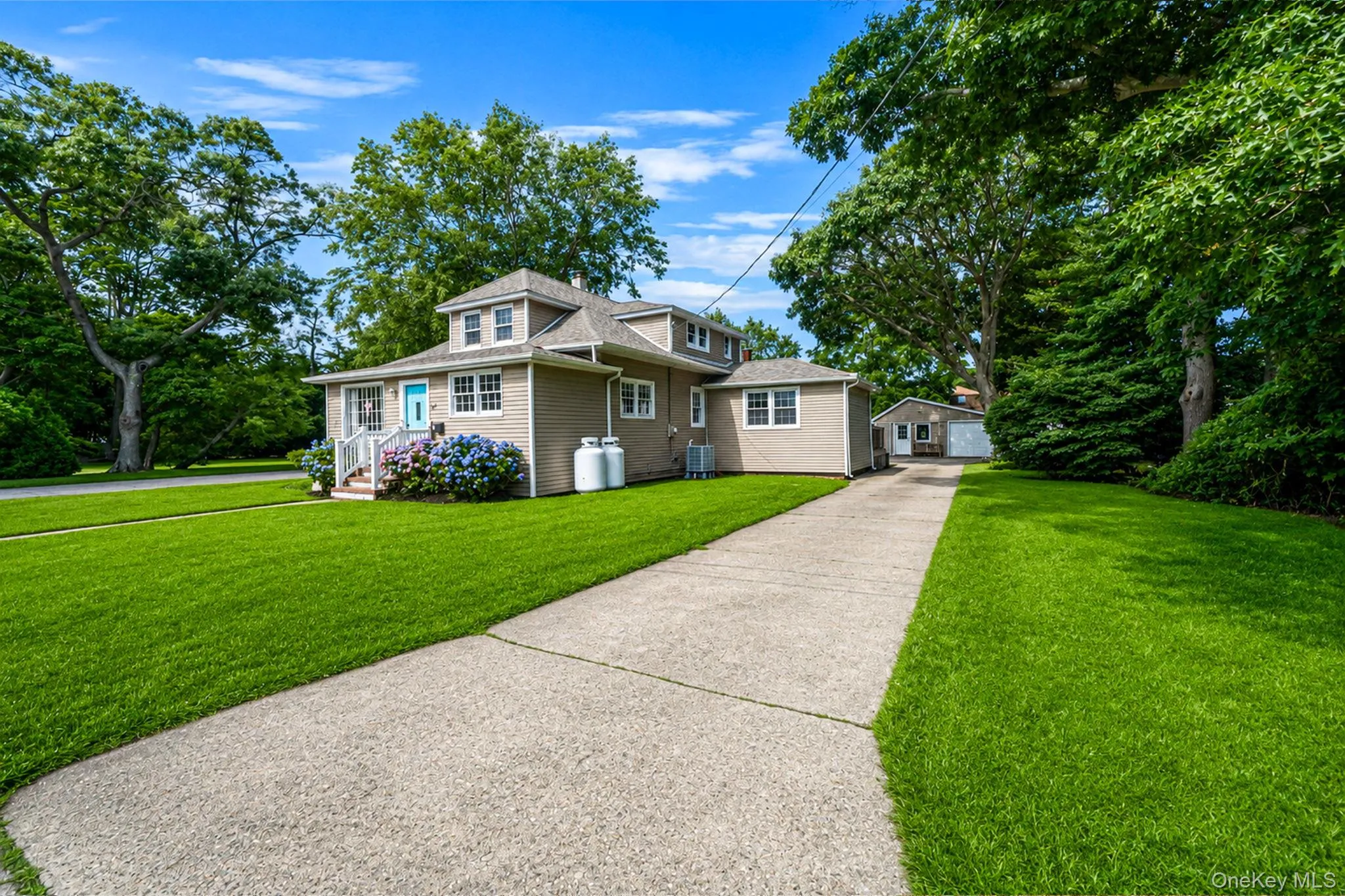 54 Division Avenue, Islip, NY, 5 Bedrooms Bedrooms, 10 Rooms Rooms,2 BathroomsBathrooms,Residential,For Rent,Division,0,KEY1012153 54 Division Avenue, Islip, NY, 5 Bedrooms Bedrooms, 10 Rooms Rooms,2 BathroomsBathrooms,Residential,For Rent,Division,0,KEY1012153