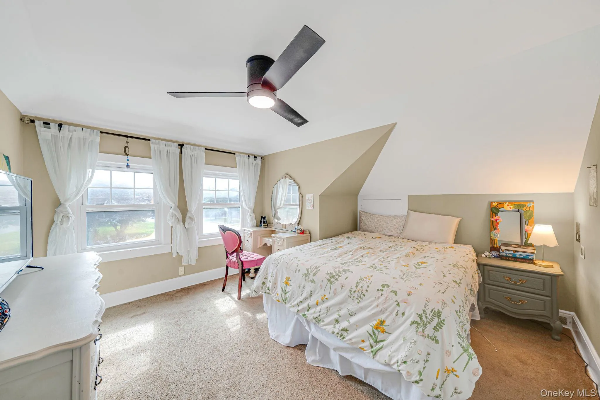 54 Division Avenue, Islip, NY, 5 Bedrooms Bedrooms, 10 Rooms Rooms,2 BathroomsBathrooms,Residential,For Rent,Division,0,KEY1012153 54 Division Avenue, Islip, NY, 5 Bedrooms Bedrooms, 10 Rooms Rooms,2 BathroomsBathrooms,Residential,For Rent,Division,0,KEY1012153