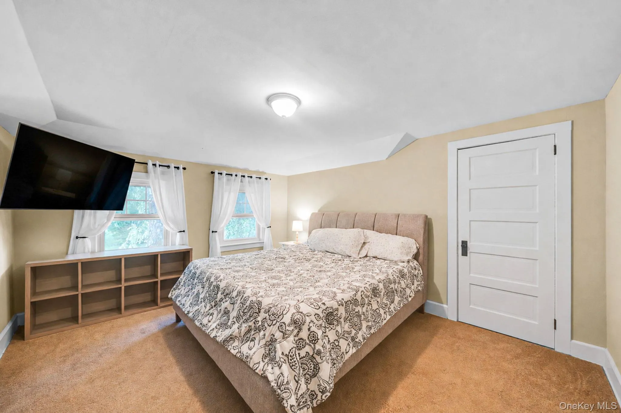 54 Division Avenue, Islip, NY, 5 Bedrooms Bedrooms, 10 Rooms Rooms,2 BathroomsBathrooms,Residential,For Rent,Division,0,KEY1012153 54 Division Avenue, Islip, NY, 5 Bedrooms Bedrooms, 10 Rooms Rooms,2 BathroomsBathrooms,Residential,For Rent,Division,0,KEY1012153
