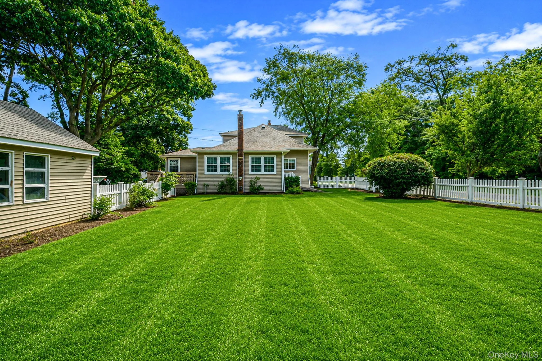 54 Division Avenue, Islip, NY, 5 Bedrooms Bedrooms, 10 Rooms Rooms,2 BathroomsBathrooms,Residential,For Rent,Division,0,KEY1012153 54 Division Avenue, Islip, NY, 5 Bedrooms Bedrooms, 10 Rooms Rooms,2 BathroomsBathrooms,Residential,For Rent,Division,0,KEY1012153