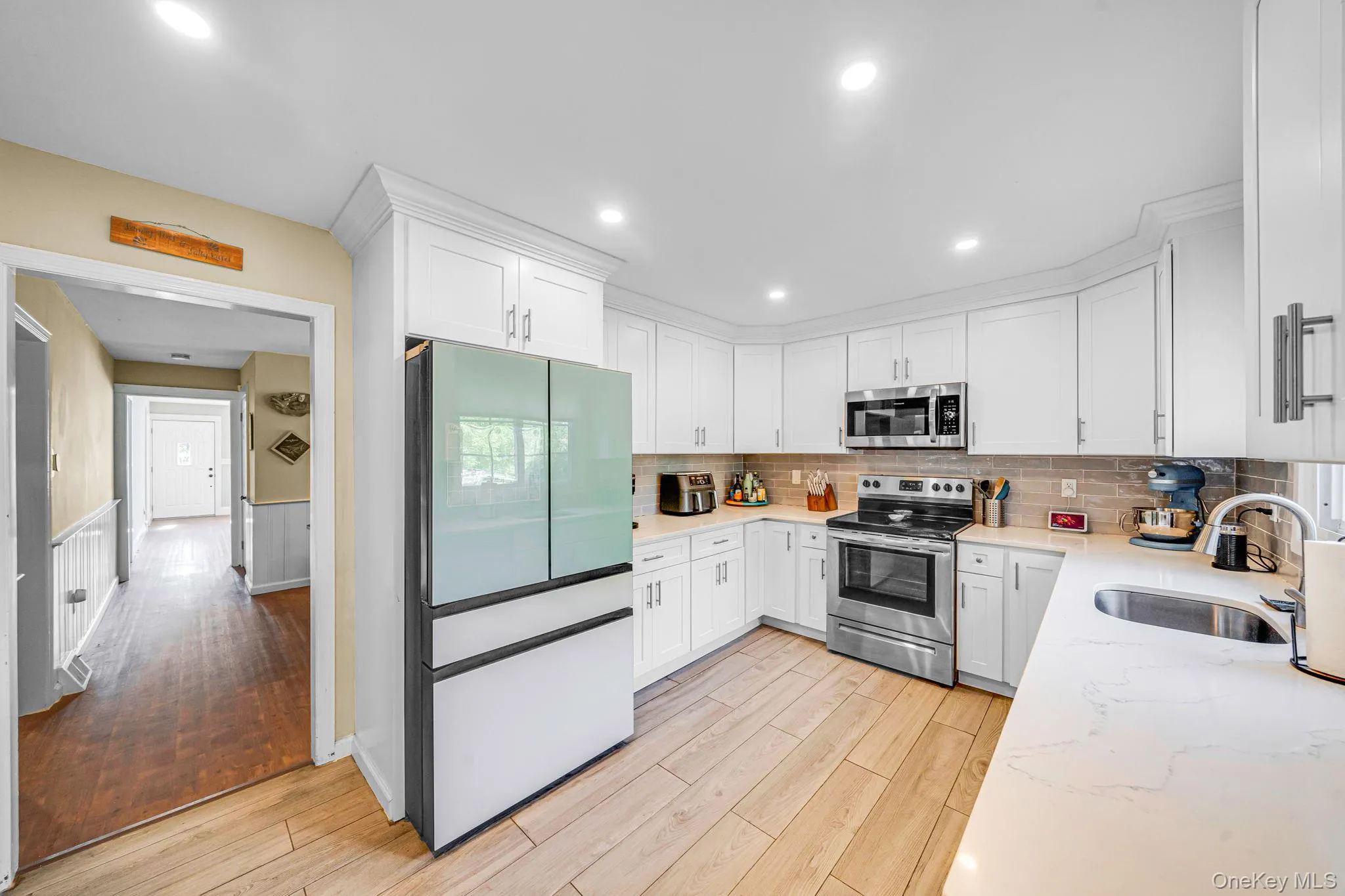 54 Division Avenue, Islip, NY, 5 Bedrooms Bedrooms, 10 Rooms Rooms,2 BathroomsBathrooms,Residential,For Rent,Division,0,KEY1012153 54 Division Avenue, Islip, NY, 5 Bedrooms Bedrooms, 10 Rooms Rooms,2 BathroomsBathrooms,Residential,For Rent,Division,0,KEY1012153