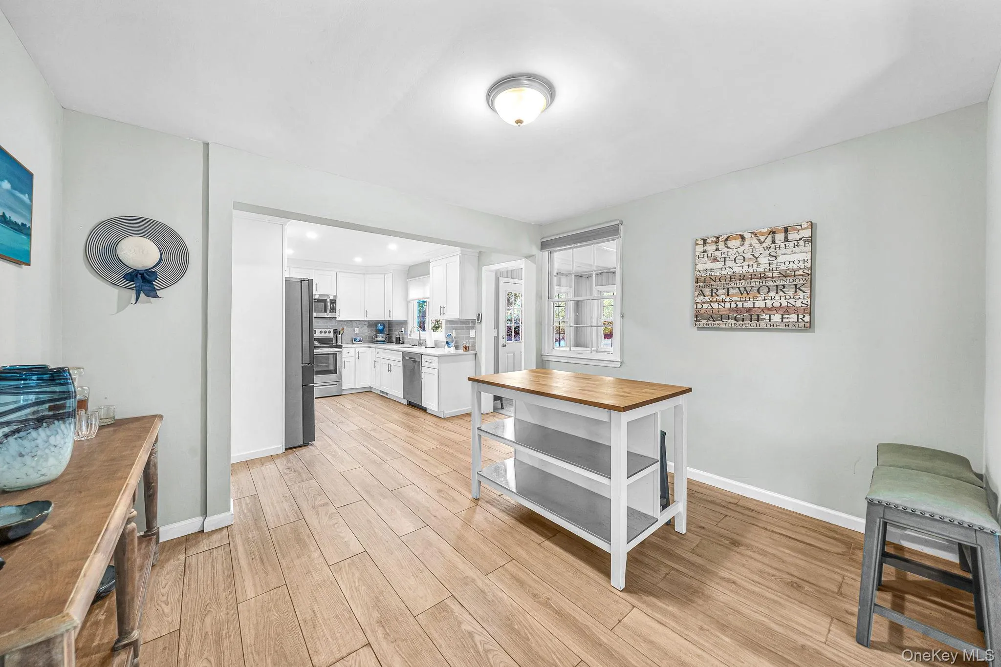 54 Division Avenue, Islip, NY, 5 Bedrooms Bedrooms, 10 Rooms Rooms,2 BathroomsBathrooms,Residential,For Rent,Division,0,KEY1012153 54 Division Avenue, Islip, NY, 5 Bedrooms Bedrooms, 10 Rooms Rooms,2 BathroomsBathrooms,Residential,For Rent,Division,0,KEY1012153