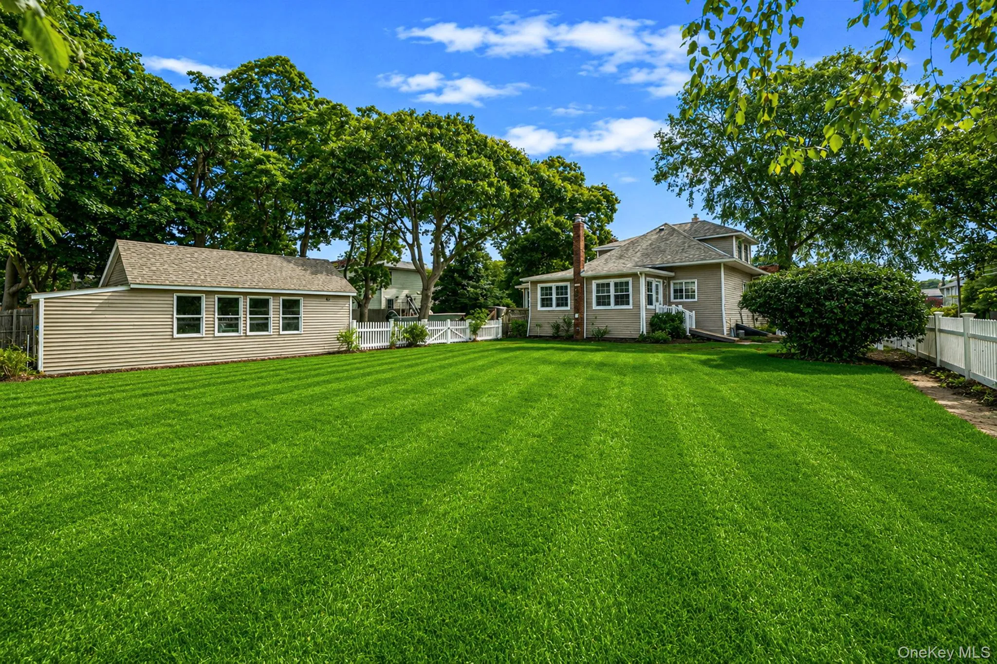 54 Division Avenue, Islip, NY, 5 Bedrooms Bedrooms, 10 Rooms Rooms,2 BathroomsBathrooms,Residential,For Rent,Division,0,KEY1012153 54 Division Avenue, Islip, NY, 5 Bedrooms Bedrooms, 10 Rooms Rooms,2 BathroomsBathrooms,Residential,For Rent,Division,0,KEY1012153