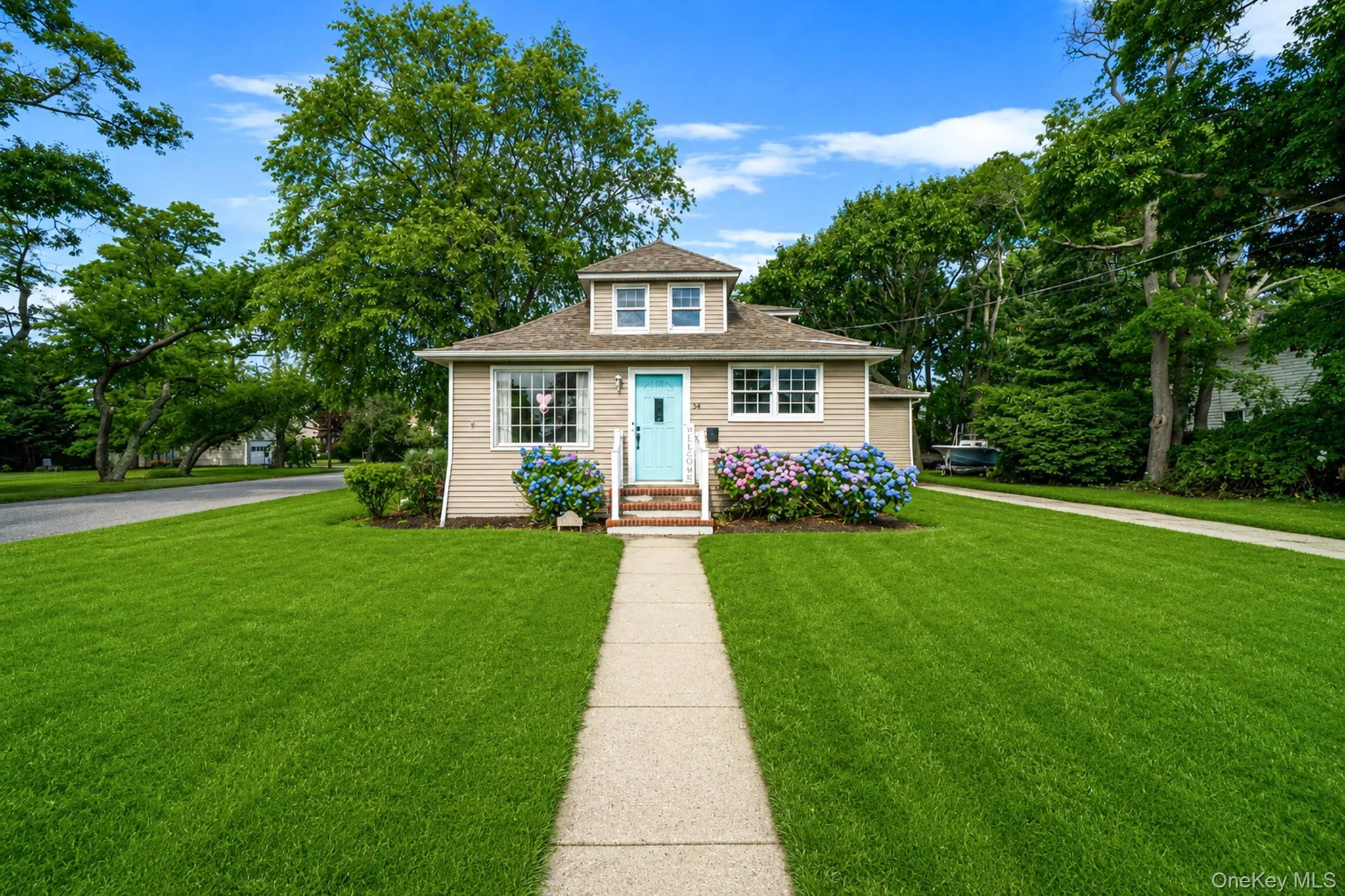 54 Division Avenue, Islip, NY, 5 Bedrooms Bedrooms, 10 Rooms Rooms,2 BathroomsBathrooms,Residential,For Rent,Division,0,KEY1012153 54 Division Avenue, Islip, NY, 5 Bedrooms Bedrooms, 10 Rooms Rooms,2 BathroomsBathrooms,Residential,For Rent,Division,0,KEY1012153