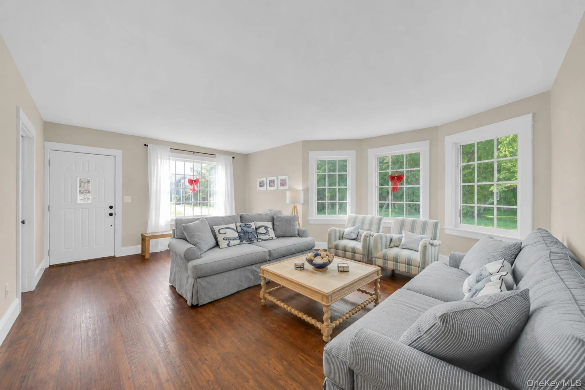 54 Division Avenue, Islip, NY, 5 Bedrooms Bedrooms, 10 Rooms Rooms,2 BathroomsBathrooms,Residential,For Rent,Division,0,KEY1012153 54 Division Avenue, Islip, NY, 5 Bedrooms Bedrooms, 10 Rooms Rooms,2 BathroomsBathrooms,Residential,For Rent,Division,0,KEY1012153
