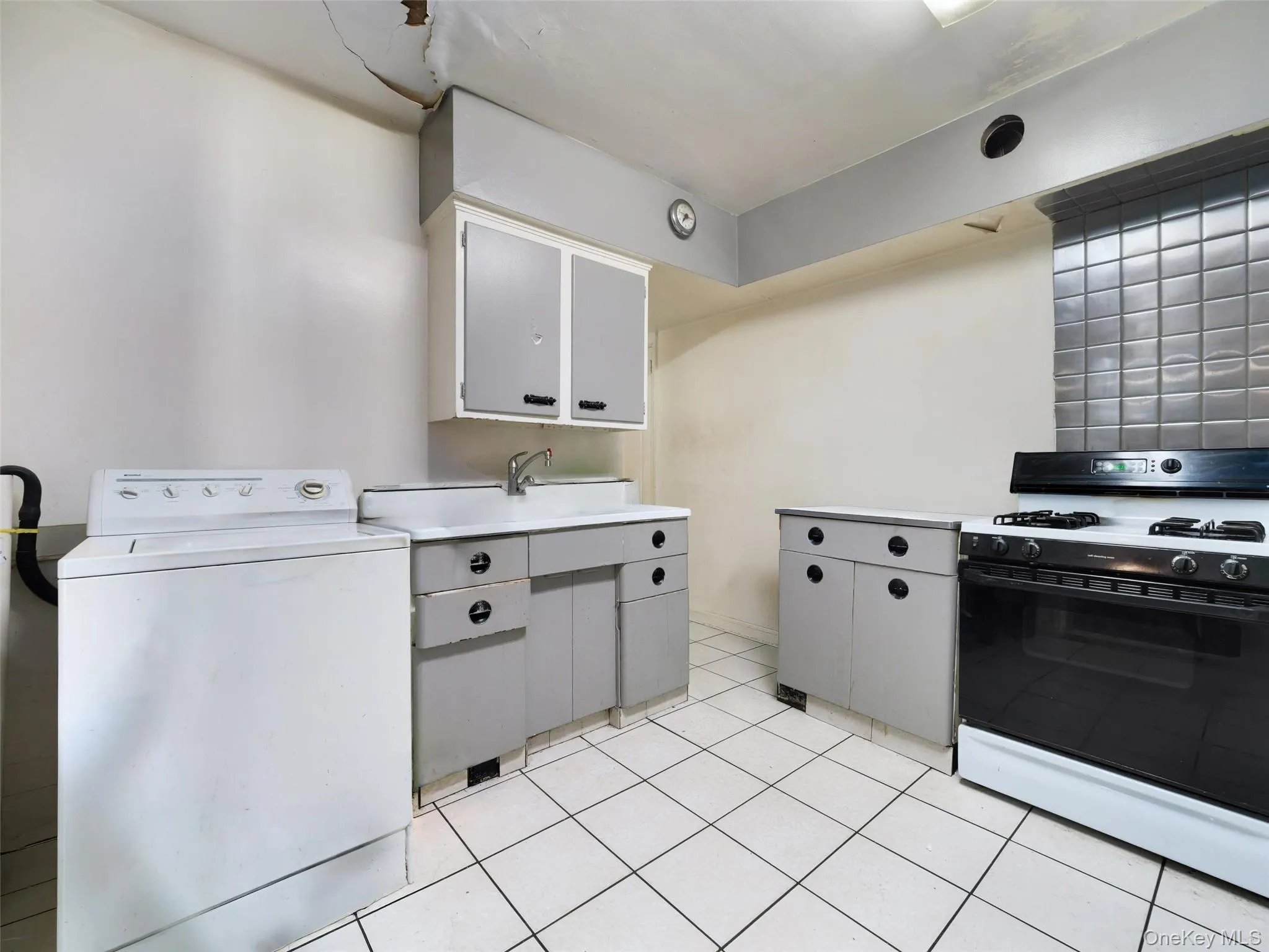 425 Baldwin Road, Hempstead, NY, 4 Bedrooms Bedrooms, 9 Rooms Rooms,2 BathroomsBathrooms,Residential,For Rent,Baldwin,0,1012154 425 Baldwin Road, Hempstead, NY, 4 Bedrooms Bedrooms, 9 Rooms Rooms,2 BathroomsBathrooms,Residential,For Rent,Baldwin,0,1012154