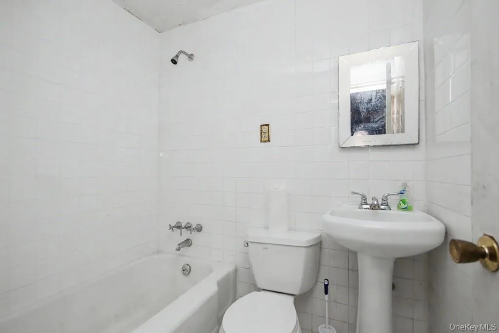 280 Post Road, White Plains, NY, 2 Bedrooms Bedrooms, 5 Rooms Rooms,2 BathroomsBathrooms,Residential,For Rent,Post,0,KEY1012158 280 Post Road, White Plains, NY, 2 Bedrooms Bedrooms, 5 Rooms Rooms,2 BathroomsBathrooms,Residential,For Rent,Post,0,KEY1012158