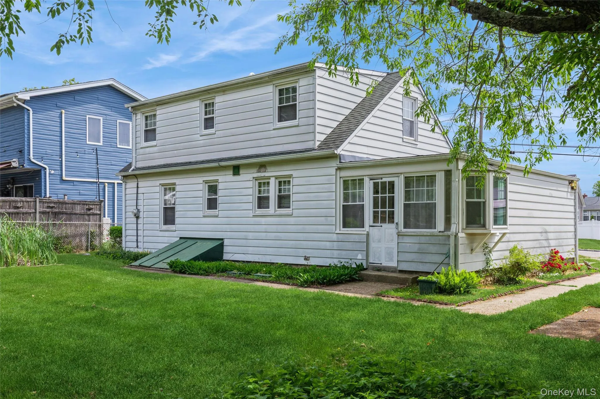 10 Laurel Road, Brookhaven, NY, 4 Bedrooms Bedrooms, 6 Rooms Rooms,1 BathroomBathrooms,Residential,For Rent,Laurel,0,1012159 10 Laurel Road, Brookhaven, NY, 4 Bedrooms Bedrooms, 6 Rooms Rooms,1 BathroomBathrooms,Residential,For Rent,Laurel,0,1012159