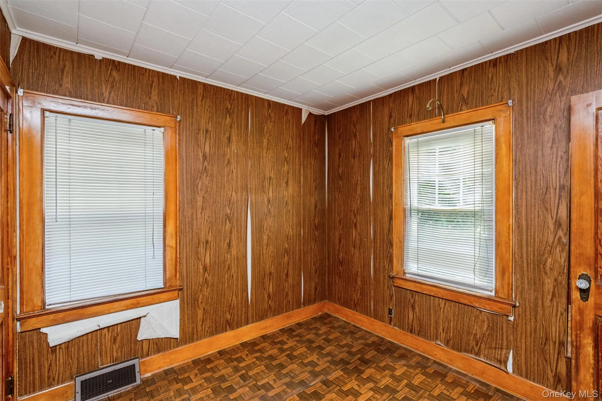 10 Laurel Road, Brookhaven, NY, 4 Bedrooms Bedrooms, 6 Rooms Rooms,1 BathroomBathrooms,Residential,For Rent,Laurel,0,1012159 10 Laurel Road, Brookhaven, NY, 4 Bedrooms Bedrooms, 6 Rooms Rooms,1 BathroomBathrooms,Residential,For Rent,Laurel,0,1012159