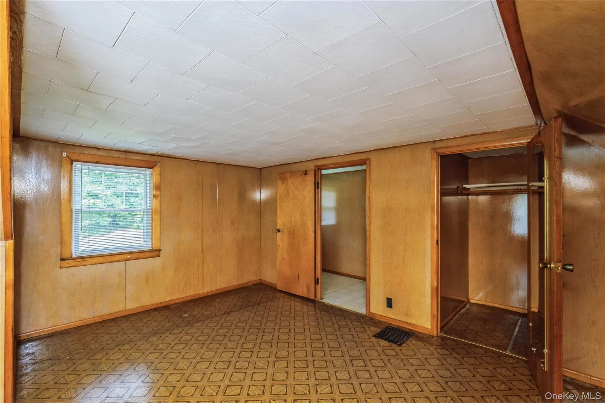 10 Laurel Road, Brookhaven, NY, 4 Bedrooms Bedrooms, 6 Rooms Rooms,1 BathroomBathrooms,Residential,For Rent,Laurel,0,1012159 10 Laurel Road, Brookhaven, NY, 4 Bedrooms Bedrooms, 6 Rooms Rooms,1 BathroomBathrooms,Residential,For Rent,Laurel,0,1012159