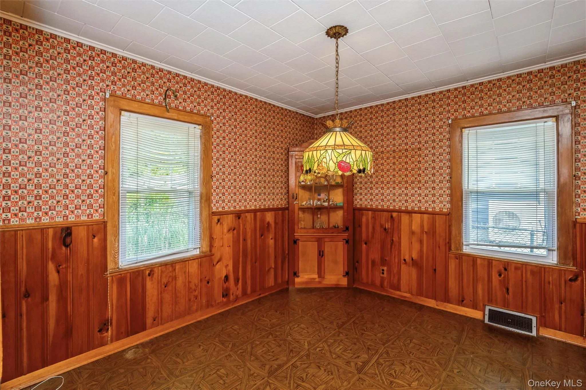 10 Laurel Road, Brookhaven, NY, 4 Bedrooms Bedrooms, 6 Rooms Rooms,1 BathroomBathrooms,Residential,For Rent,Laurel,0,1012159 10 Laurel Road, Brookhaven, NY, 4 Bedrooms Bedrooms, 6 Rooms Rooms,1 BathroomBathrooms,Residential,For Rent,Laurel,0,1012159