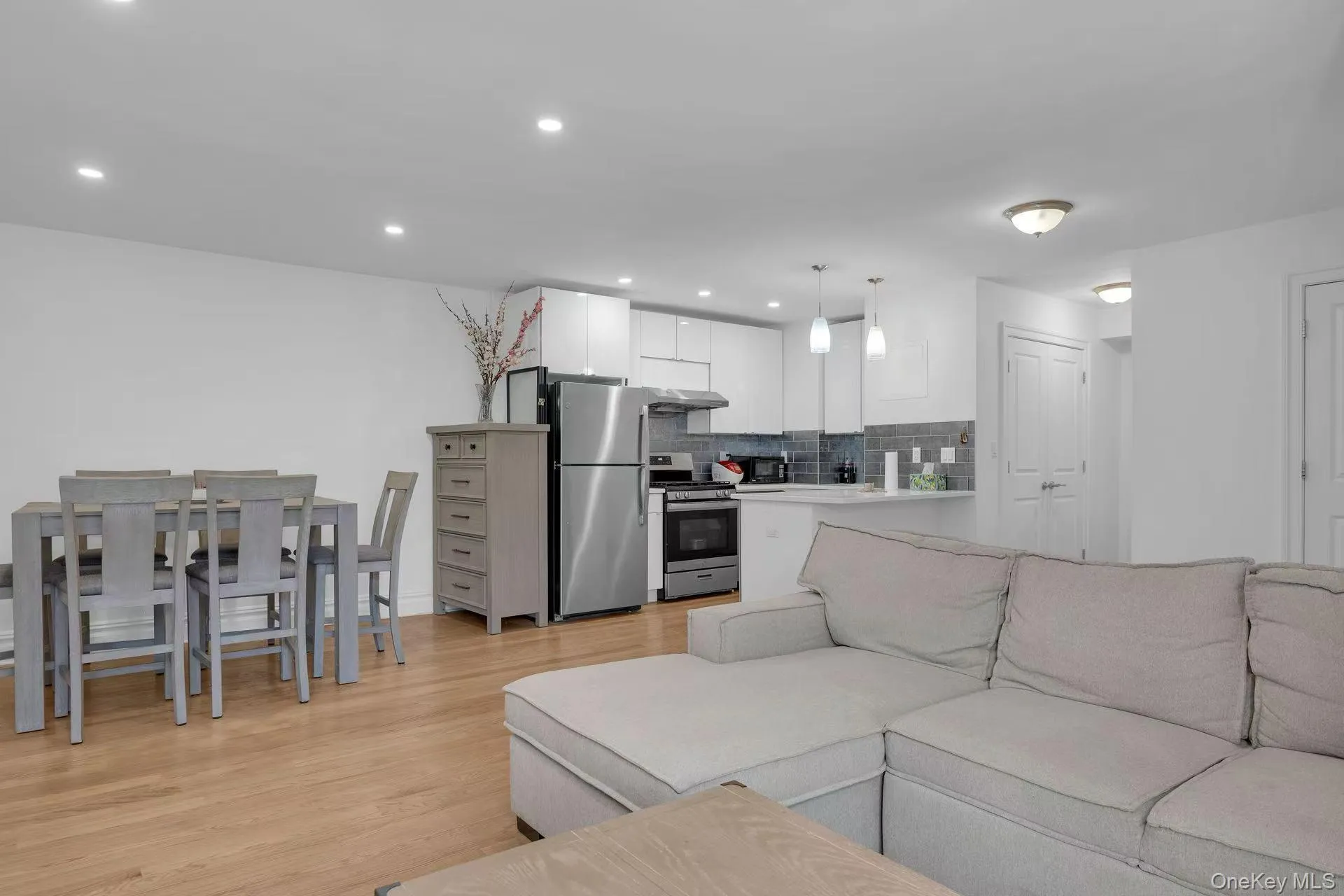 13240 Sanford Avenue, New York, NY, 1 Bedroom Bedrooms, 3 Rooms Rooms,1 BathroomBathrooms,Residential,For Rent,Sanford,0,1012160 13240 Sanford Avenue, New York, NY, 1 Bedroom Bedrooms, 3 Rooms Rooms,1 BathroomBathrooms,Residential,For Rent,Sanford,0,1012160