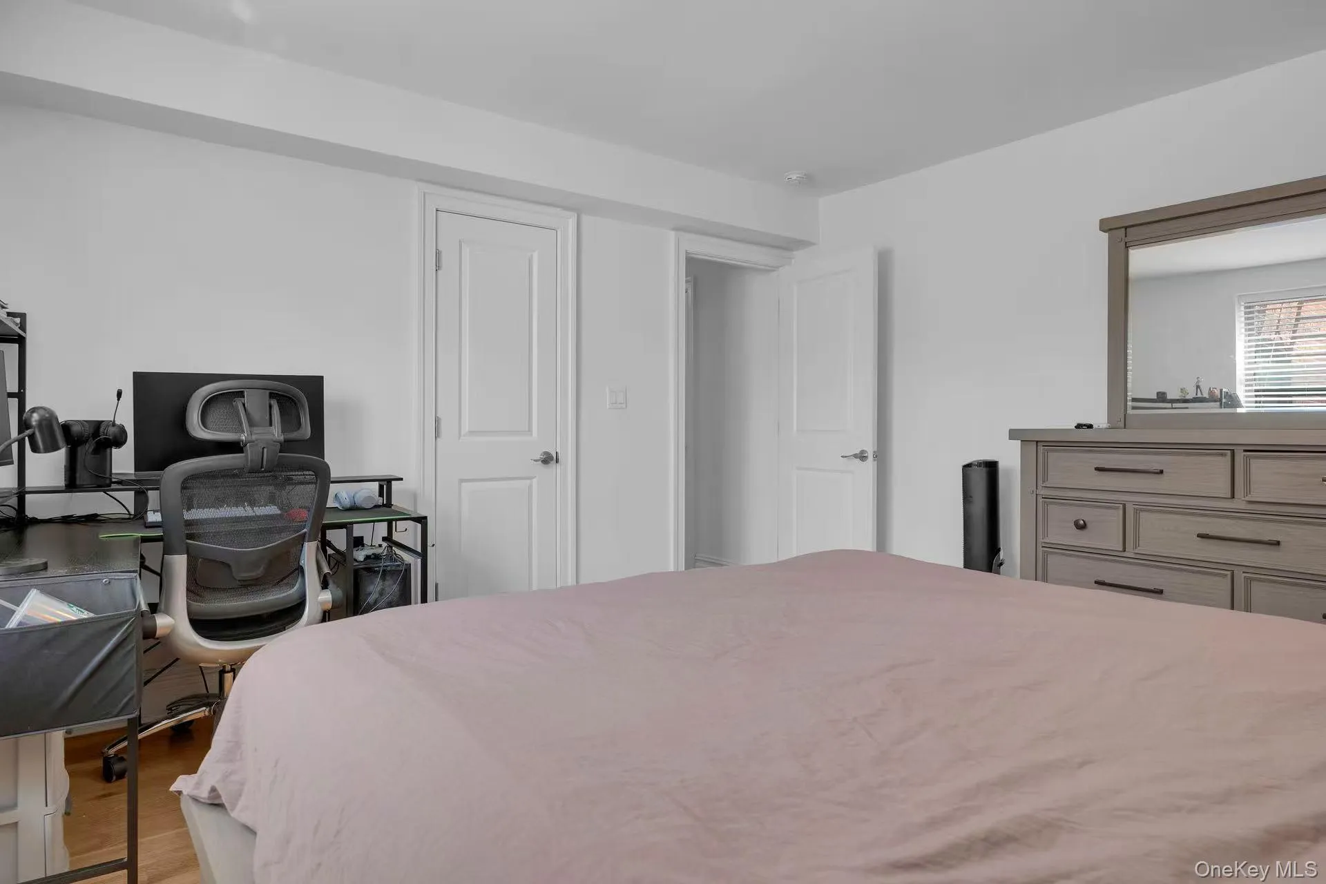 13240 Sanford Avenue, New York, NY, 1 Bedroom Bedrooms, 3 Rooms Rooms,1 BathroomBathrooms,Residential,For Rent,Sanford,0,1012160 13240 Sanford Avenue, New York, NY, 1 Bedroom Bedrooms, 3 Rooms Rooms,1 BathroomBathrooms,Residential,For Rent,Sanford,0,1012160