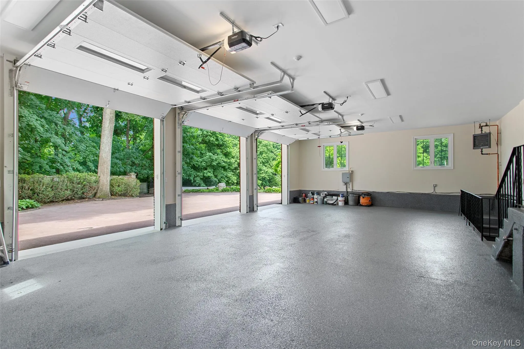 3 Car garage 3 Car garage