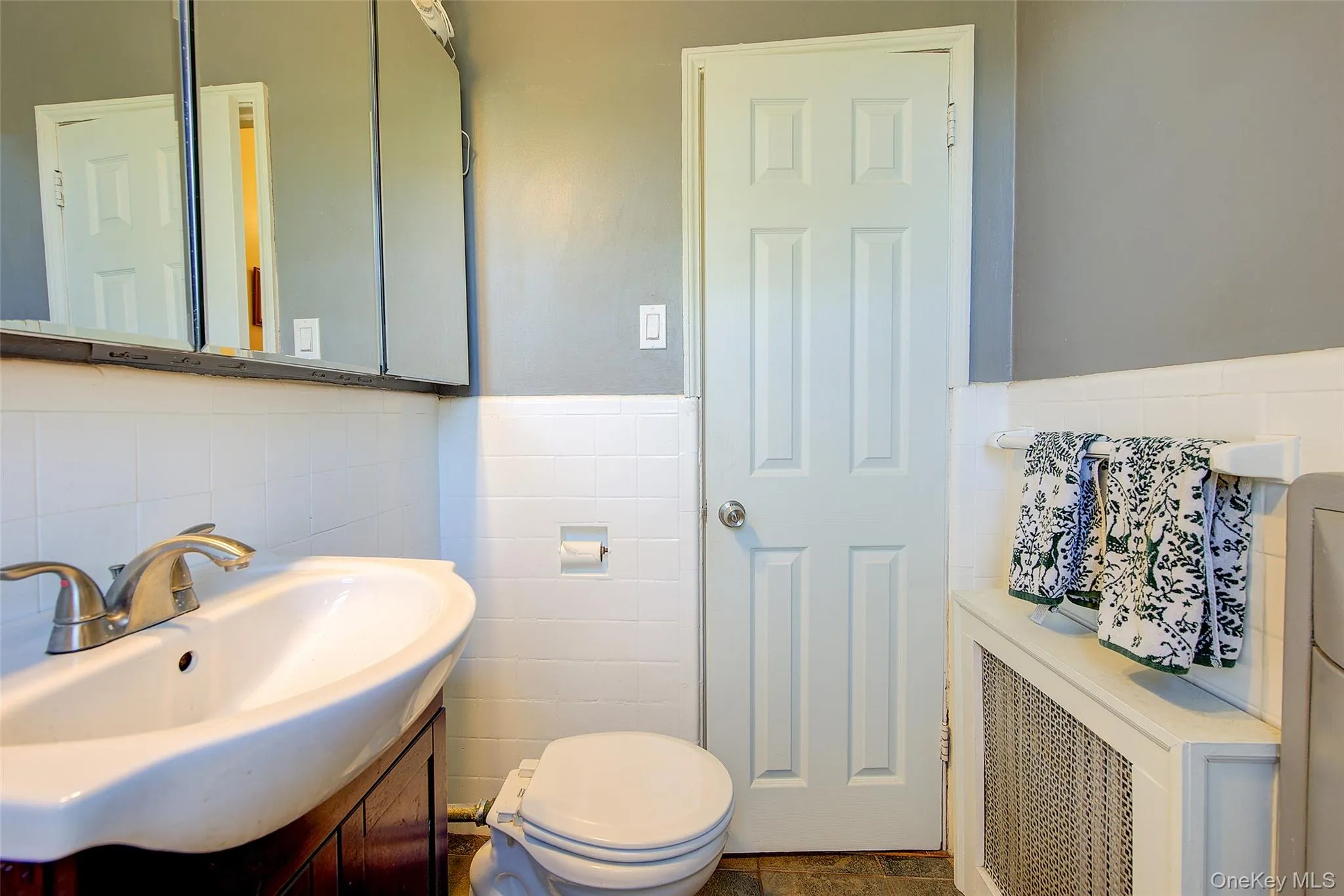 215-40 47th Avenue, New York, NY, 2 Bedrooms Bedrooms, 4 Rooms Rooms,1 BathroomBathrooms,Residential,For Rent,47th,0,1012170 215-40 47th Avenue, New York, NY, 2 Bedrooms Bedrooms, 4 Rooms Rooms,1 BathroomBathrooms,Residential,For Rent,47th,0,1012170
